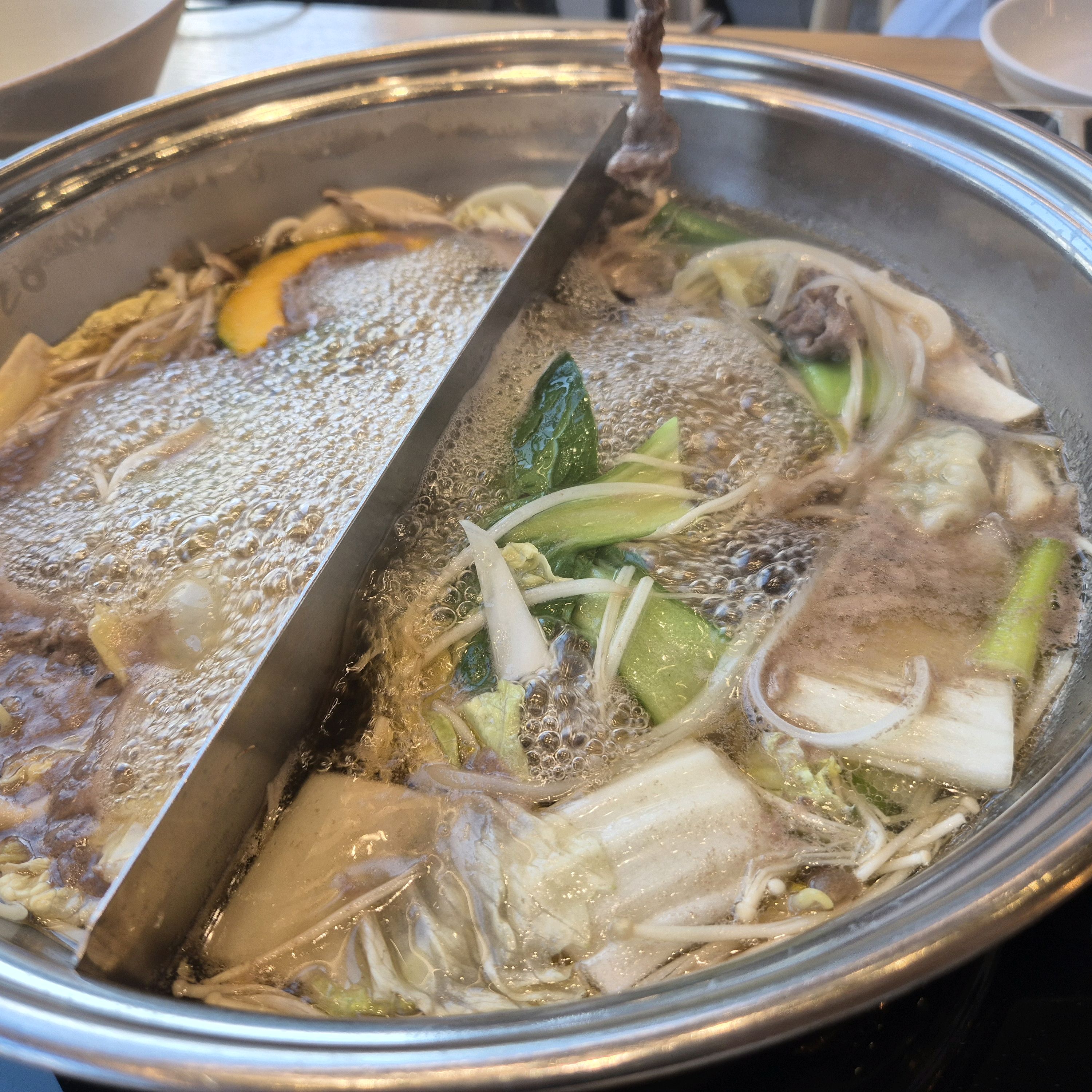 고기가 무한이고 - 평택 용이동 맛집 샤브20 평택점