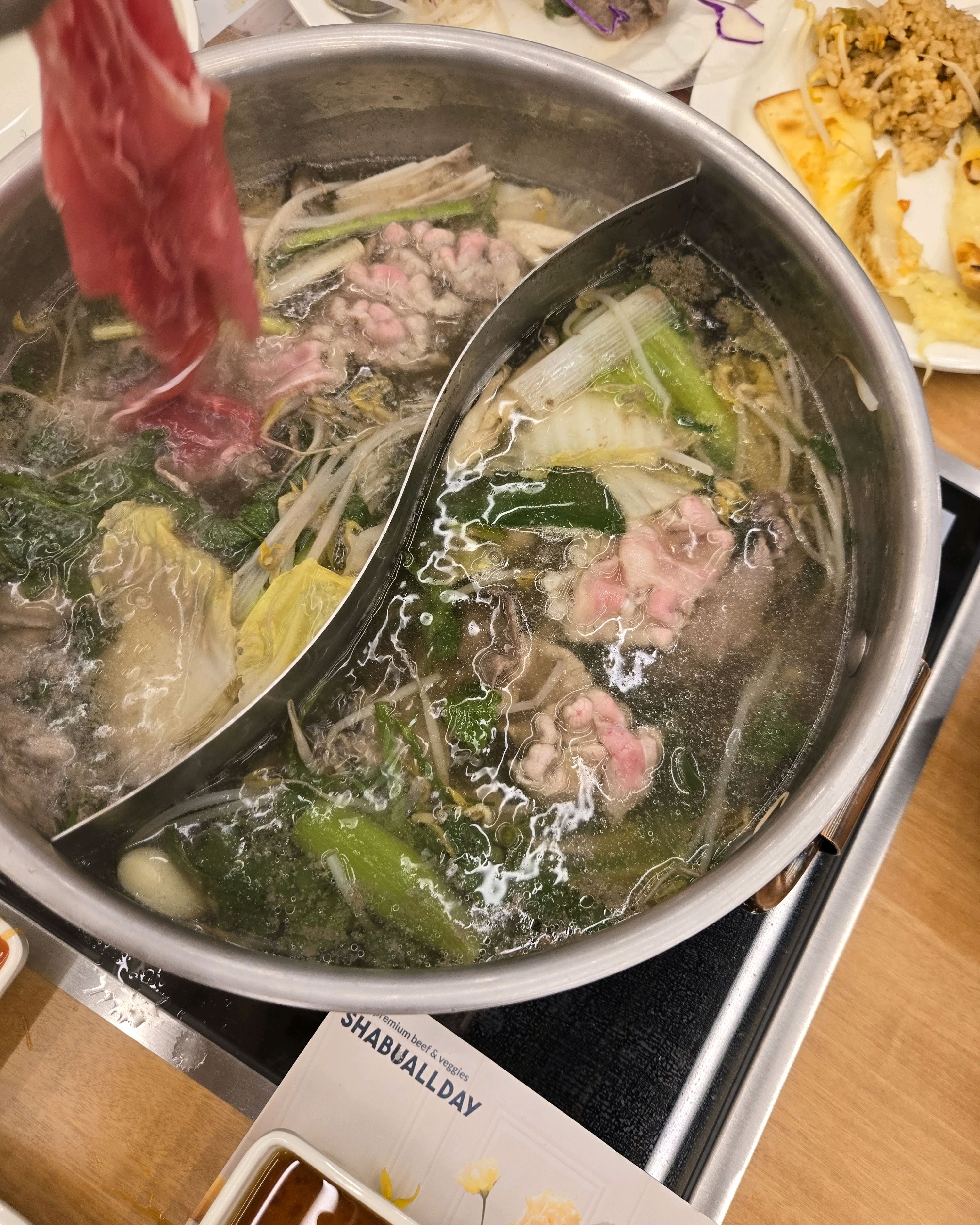 재료가 신선하고 맛있어요 - 망포역 맛집 샤브올데이 수원망포점