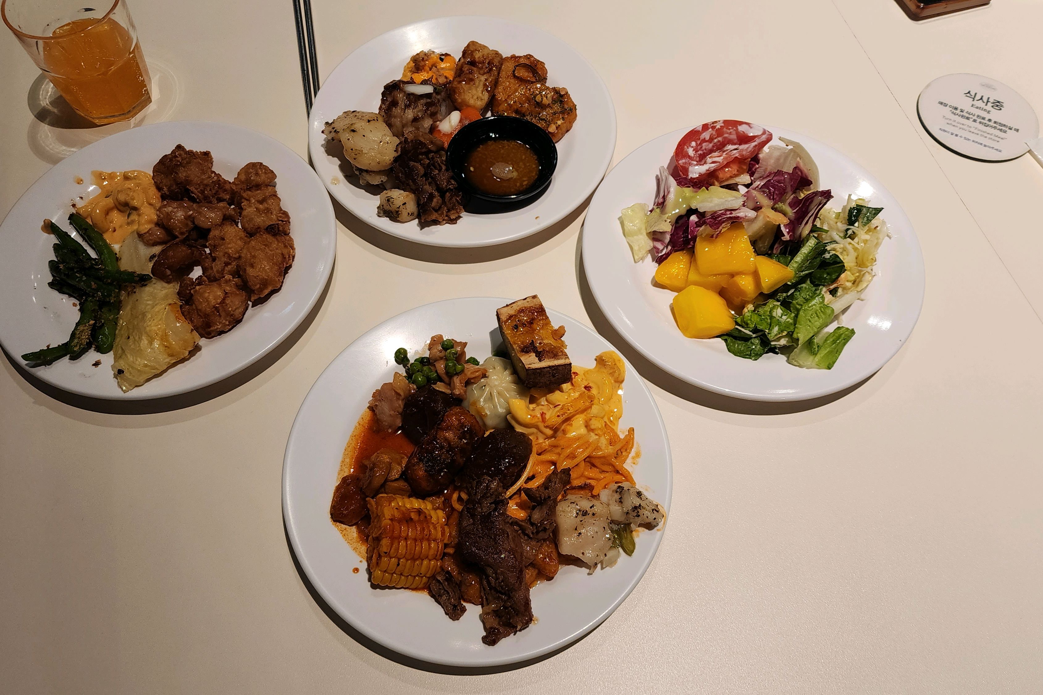 오랜만에 애슐리갔는데 평일이라 조용히 먹을수 있어서 좋았습니다. - 전주 효자동 맛집 애슐리퀸즈 전주STS점