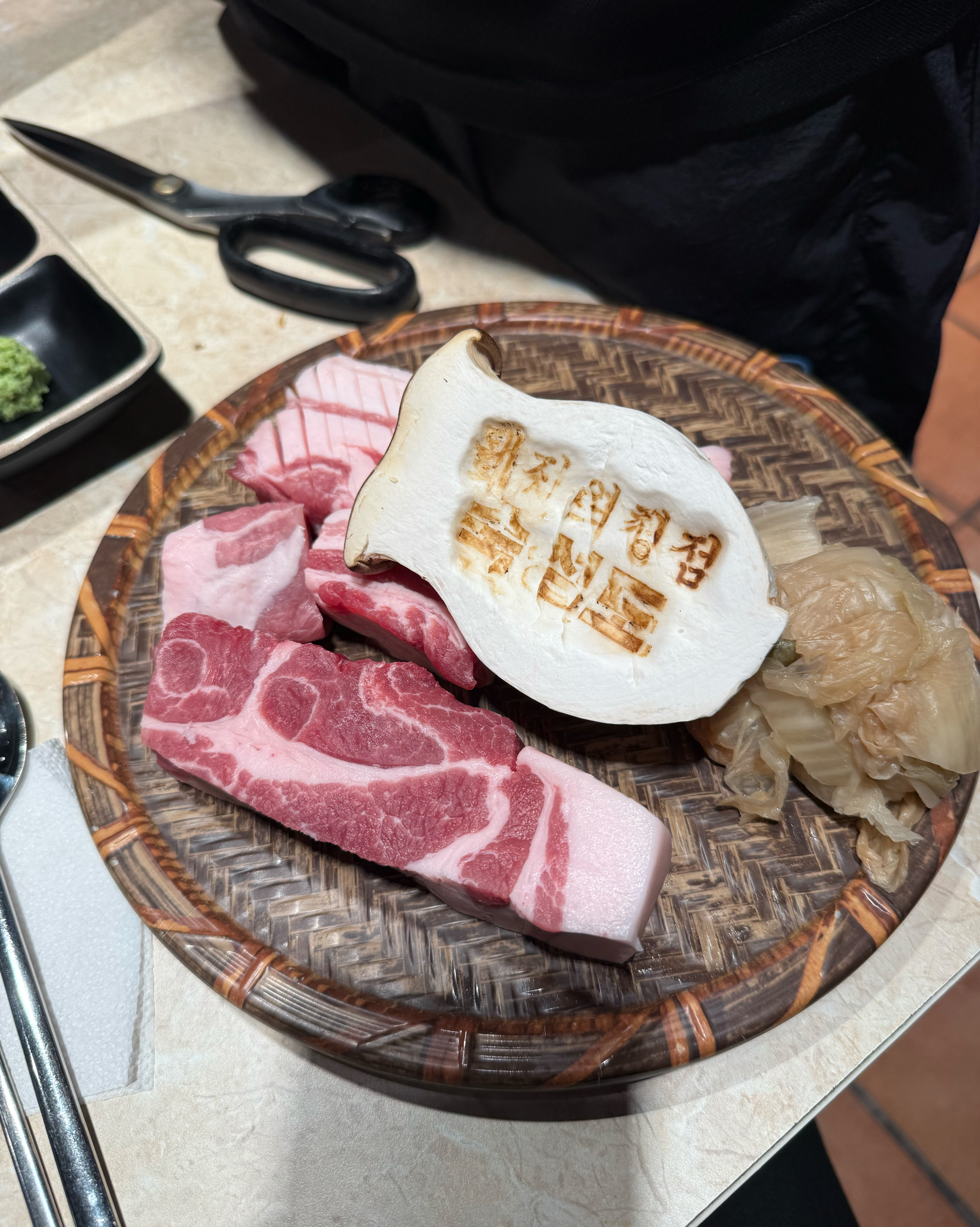 직접 구워줘서 편하고 추가 반찬들 셀프로 이용하면 돼서 편하게 가져다 먹었어요 - 제주 맛집 숙성도 제주본점
