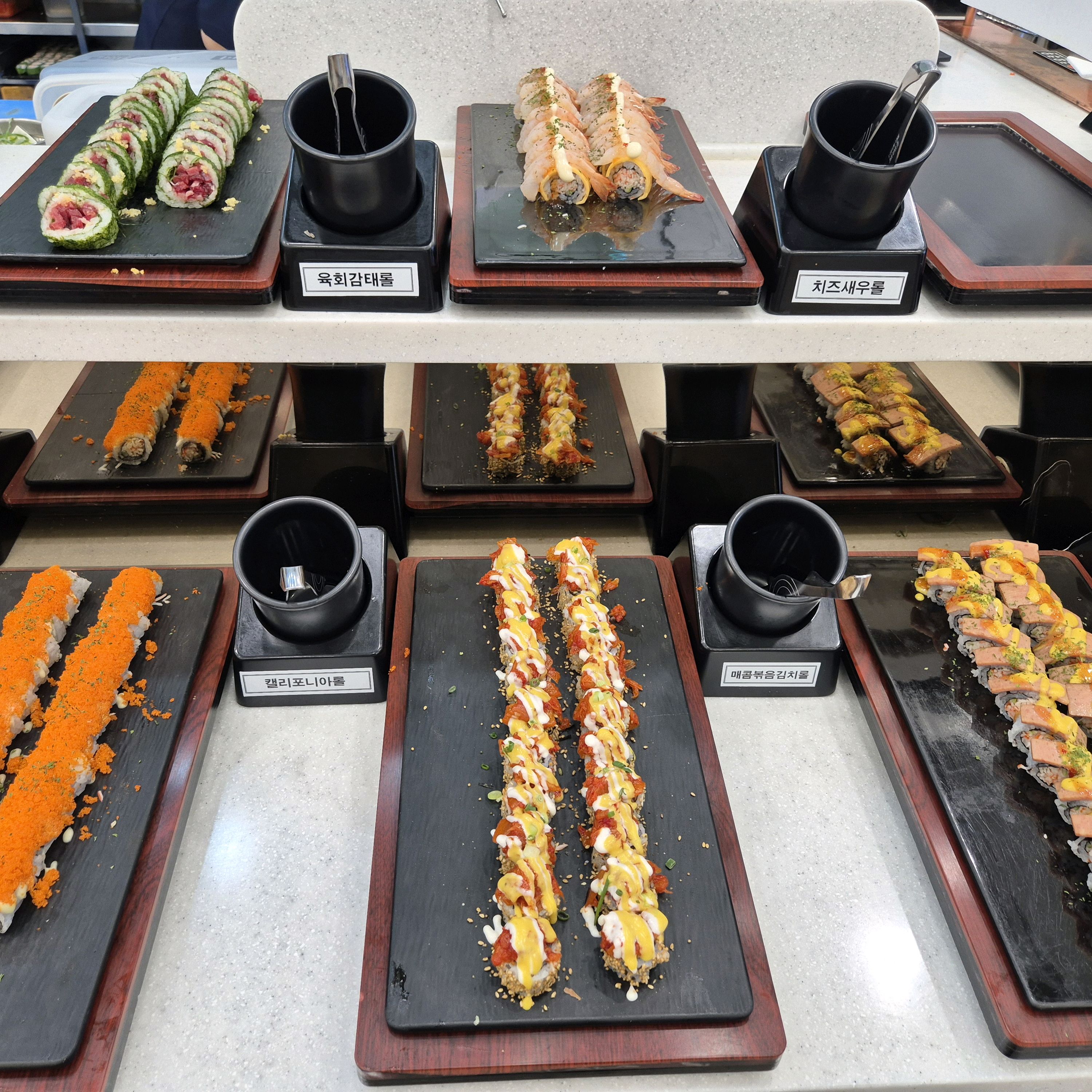 음식 메뉴도 많고 다른 지점보다 맛도 맛있어요~~~ 놀이방도 있어서 - 민락2지구맛집 추천 쿠우쿠우 골드 민락점