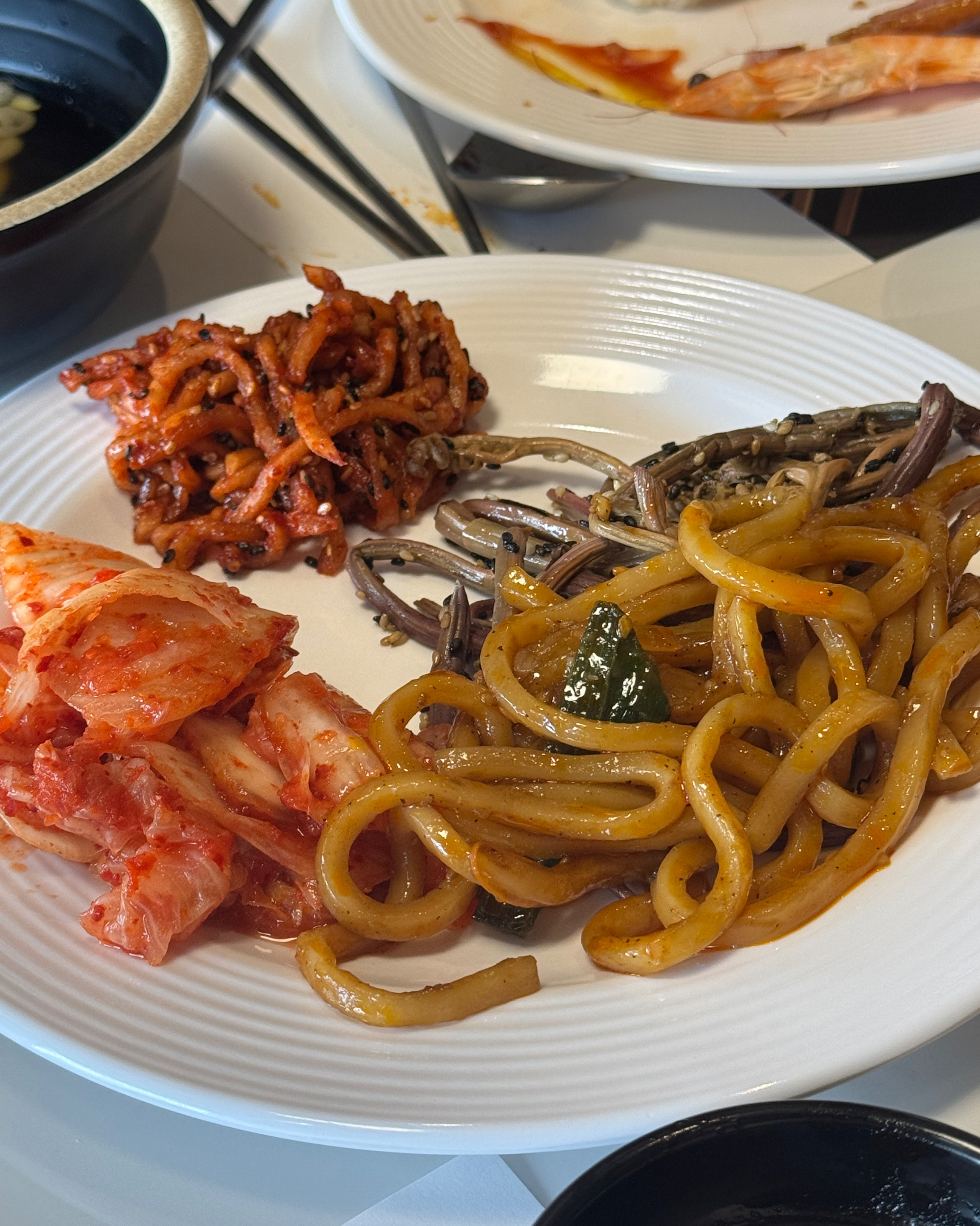 종류도 다양하고 디저트도 많아서 전체적으로 음식 맛 괜찮았습니다. - 민락2지구 맛집 고메스퀘어 민락점
