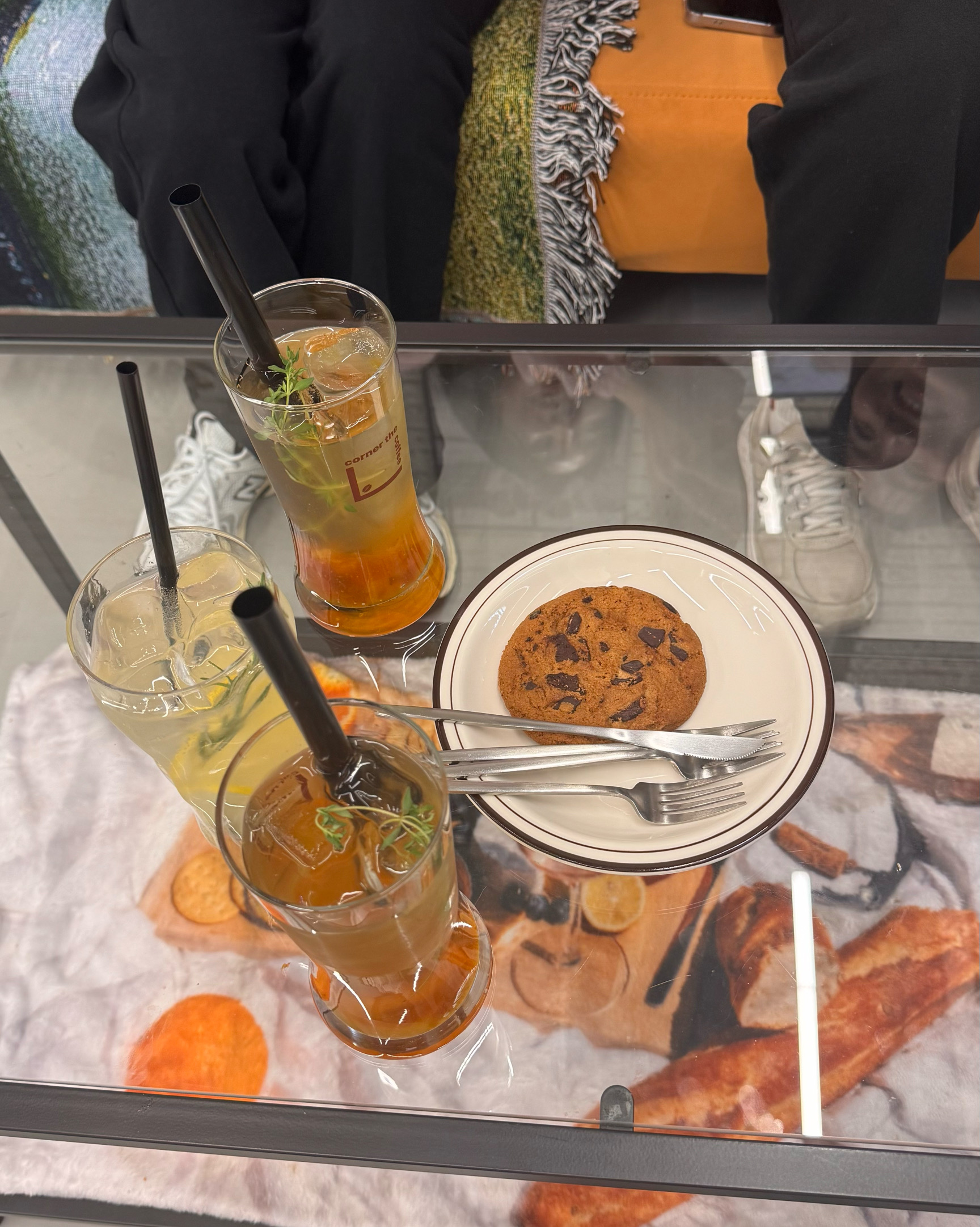 신불당 오래 밤까지 하는 카페여서 왔어요! 요런 카페일수록 밤에 마실 수 있는 티 종류가