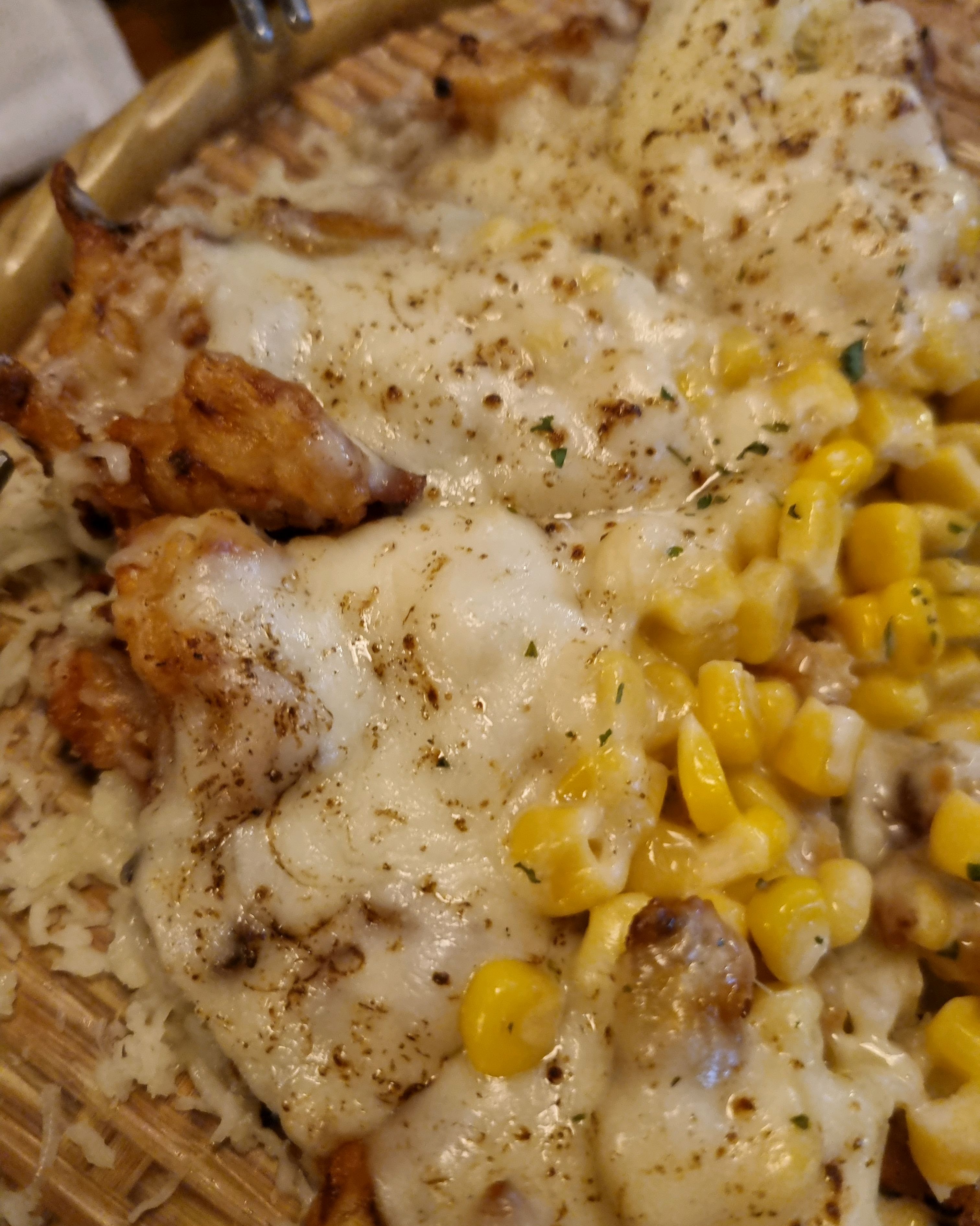데려오는 친구마다 다 맛있다고 해요>_< 딸기 슬러시 막걸리 꼭 드시러 오세요!! 진짜 꿀