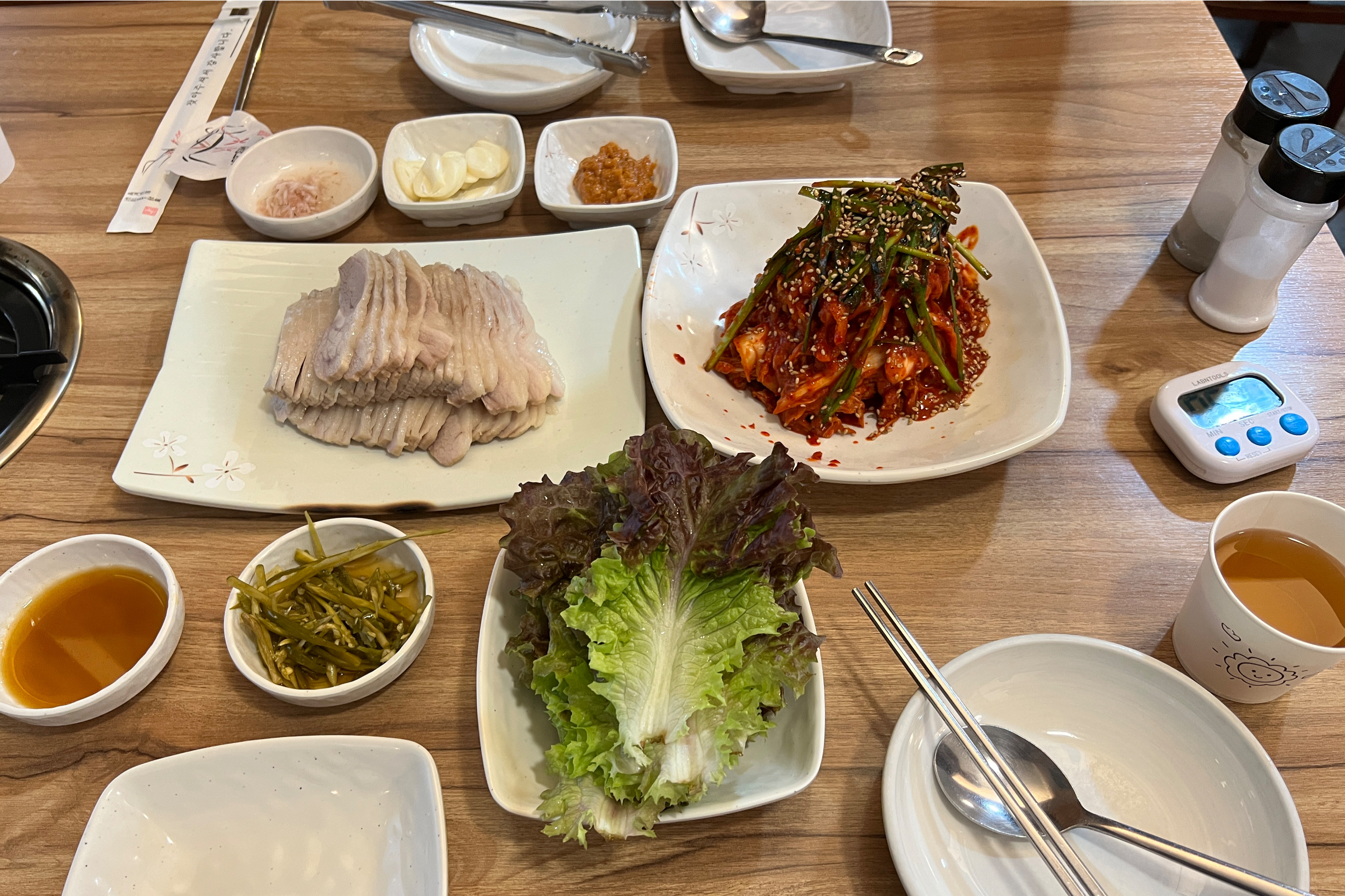 평촌 학원가에 이런 맛집이 있는 줄 몰랐어요! 2인이 보쌈(소) 하나, 해물파전 하나 먹었