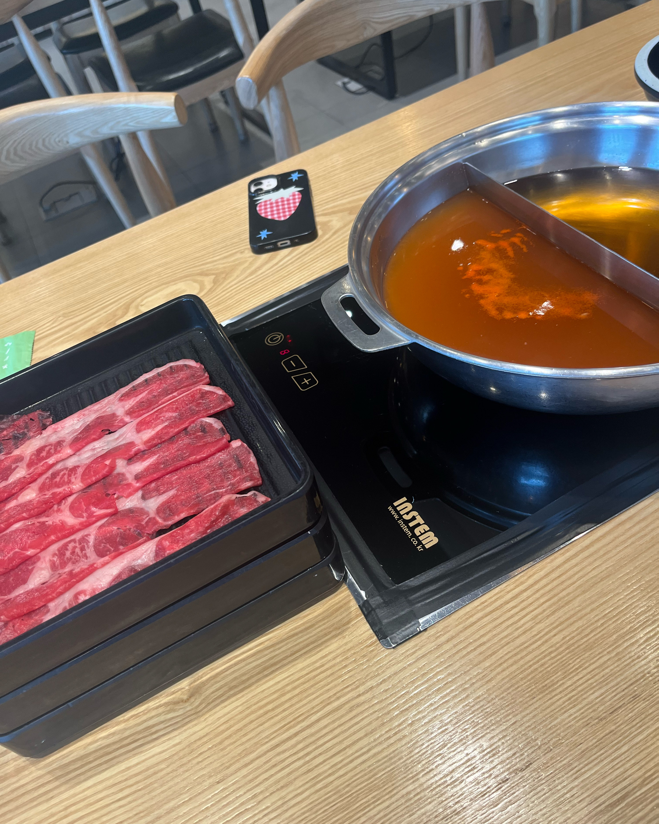 무한리필 샤브샤브인데 어떻게 이 가격이 가능한가요!!! 가성비 짱이고 너무너무 맛있네요 🫶