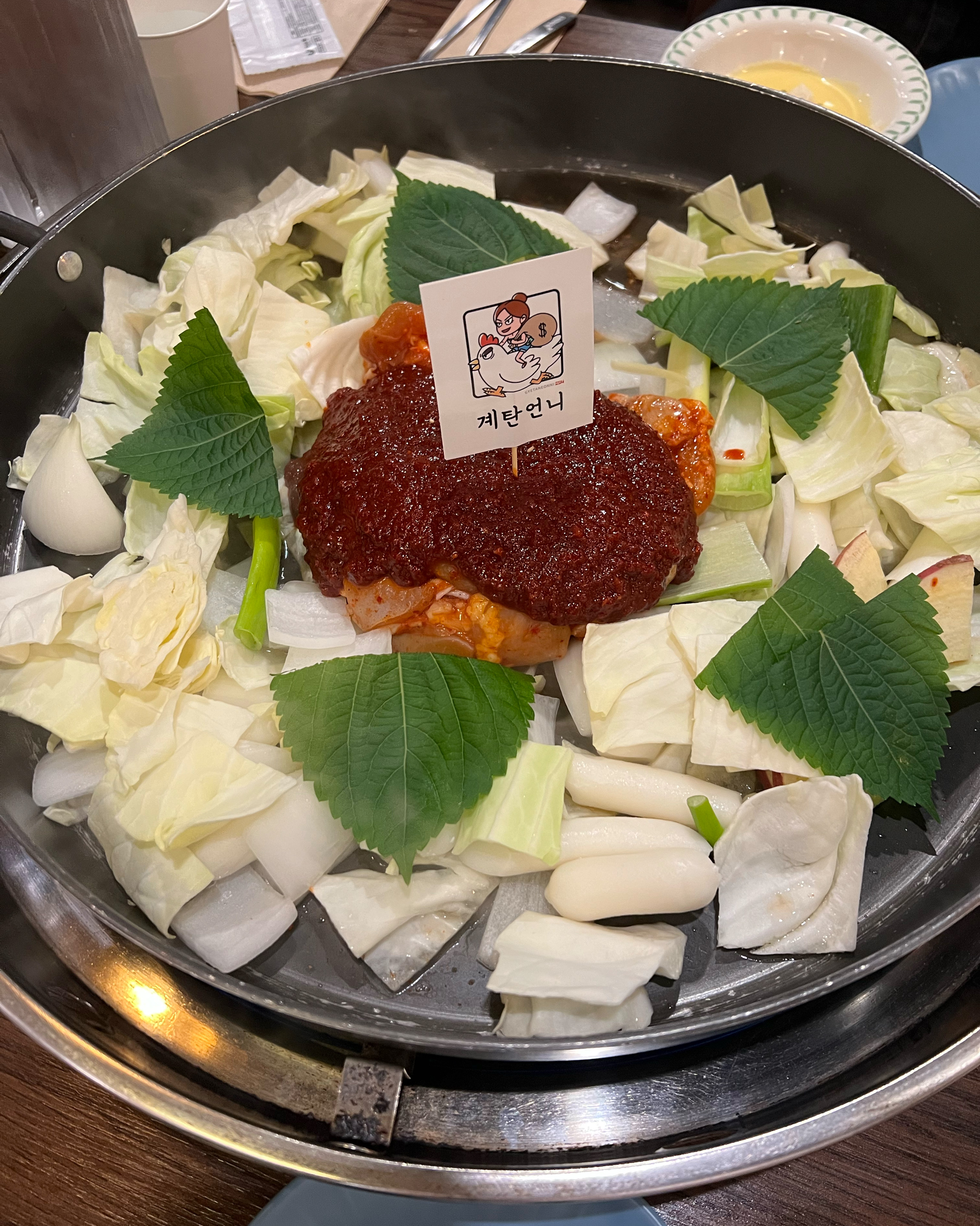 진짜 너무 맛있어요!! 닭고기 질도 좋고 무엇보다 냄새가 나지 않아서 좋더라구요! 세트 메