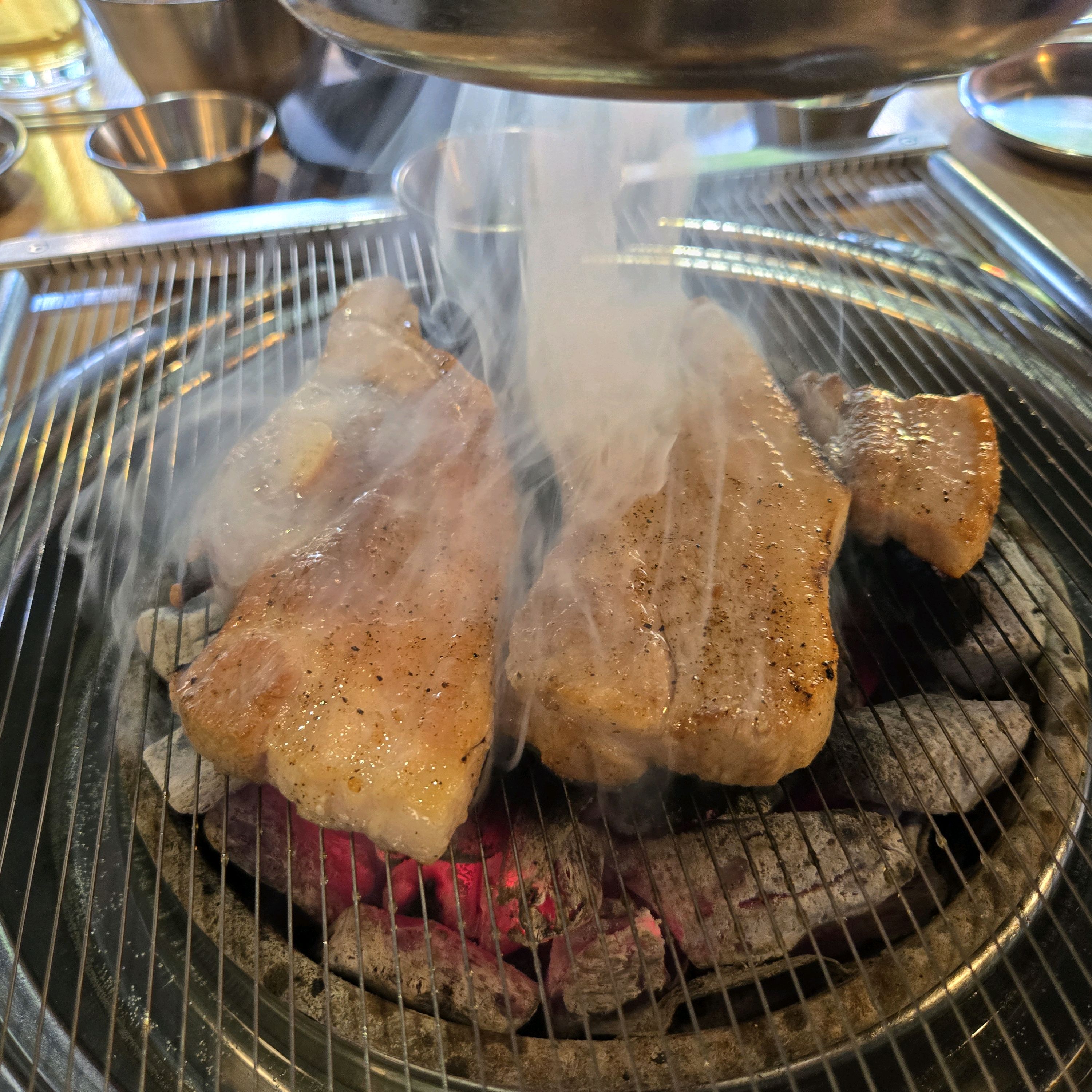 망원동 일등입니다. 이. 맛난 고기안드셔볼순있어도 한번만 드시긴. 겁내 맛낸고기 제가