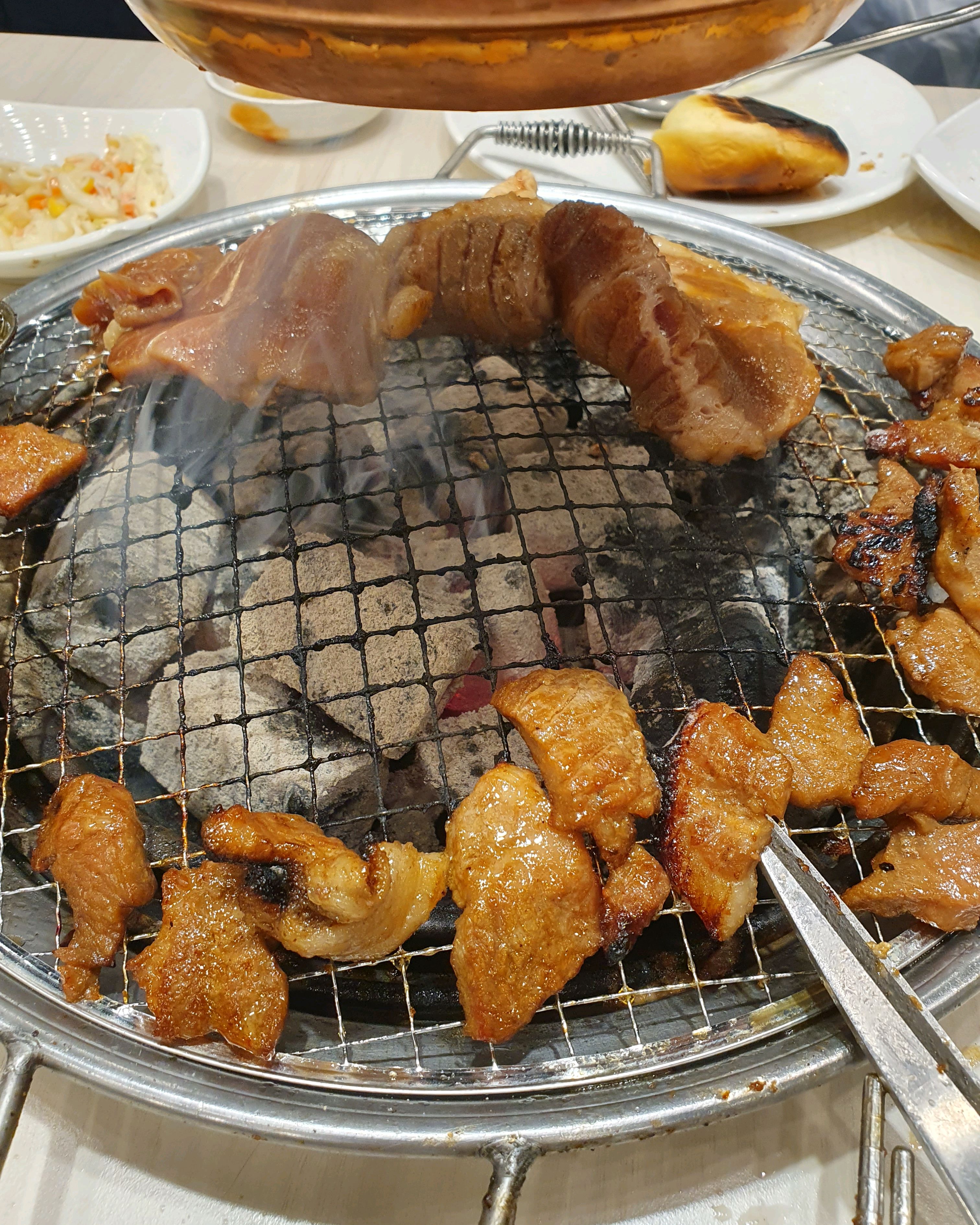 명륜진사갈비는 응암역점이 가장 맛있어요 다른데도 많이 가봤는데 여기가 관리 가장 잘된 지점