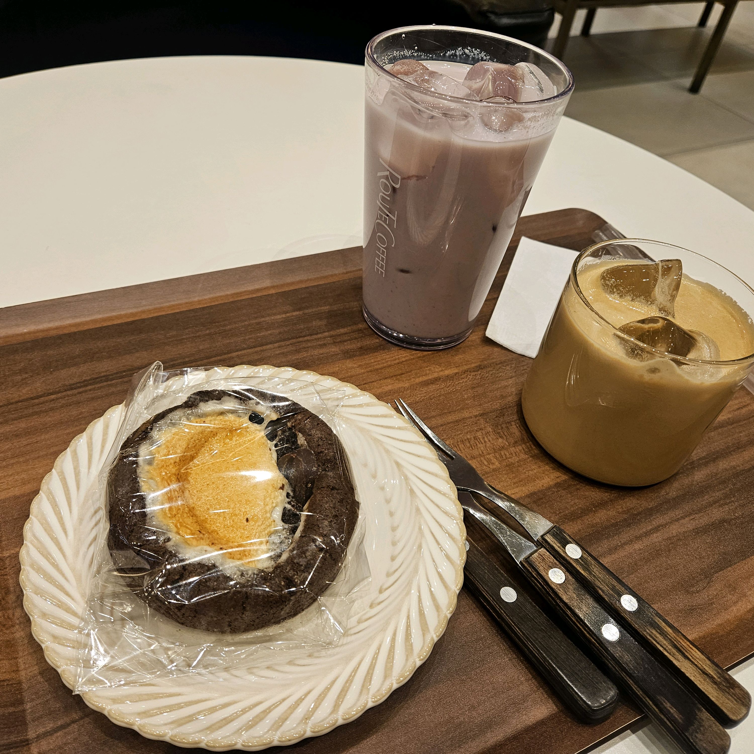 불당동에 24시인데 넓고 쾌적하구 생각보다 너무좋아서 놀랏어요! 굿굿 - 불당동 맛집 루트커피 신불당점