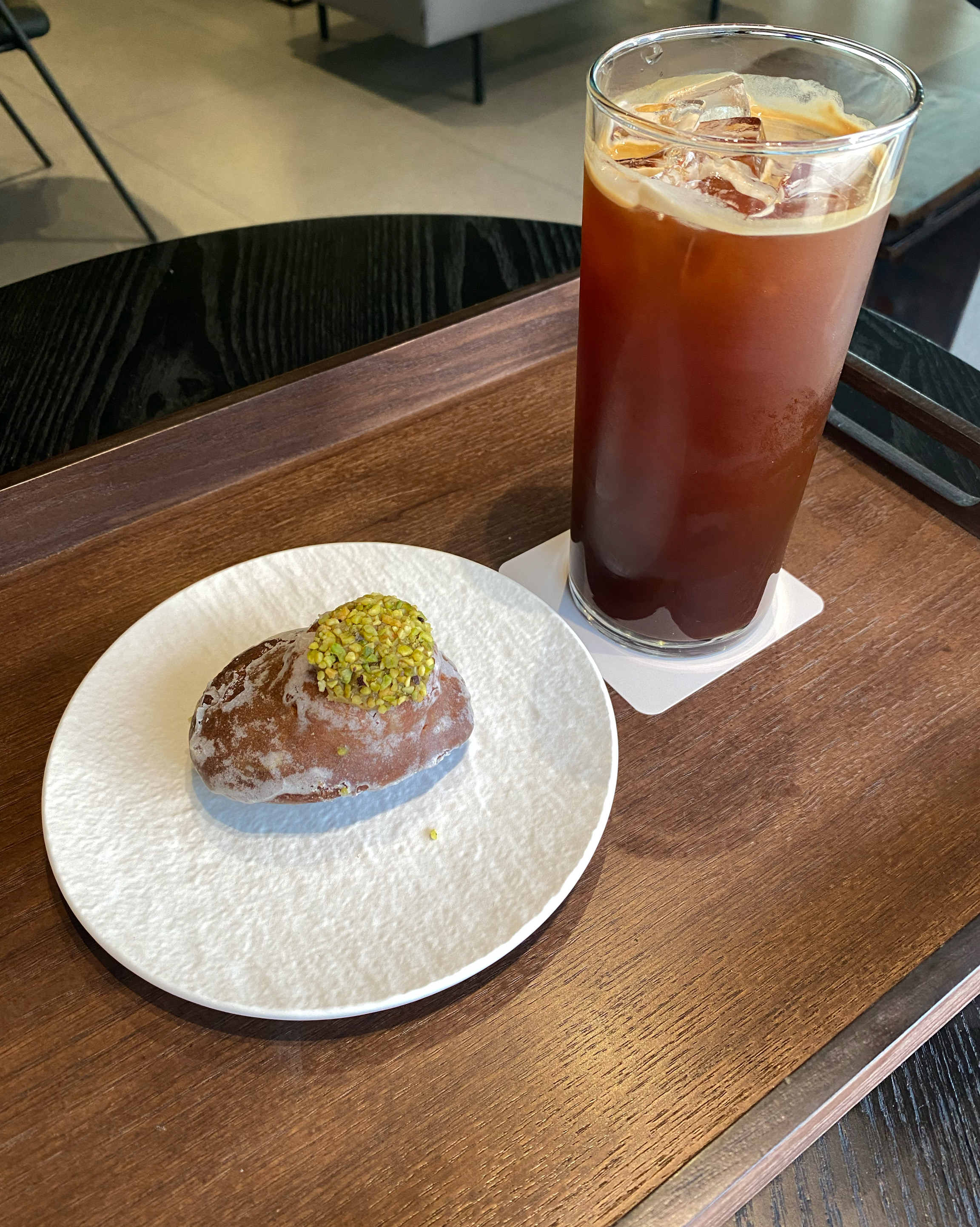 제가 좋아하는 종류의 디저트가 많이 있어서 좋아요❣️ 커피 맛있고 직원분들 친절하고 매장