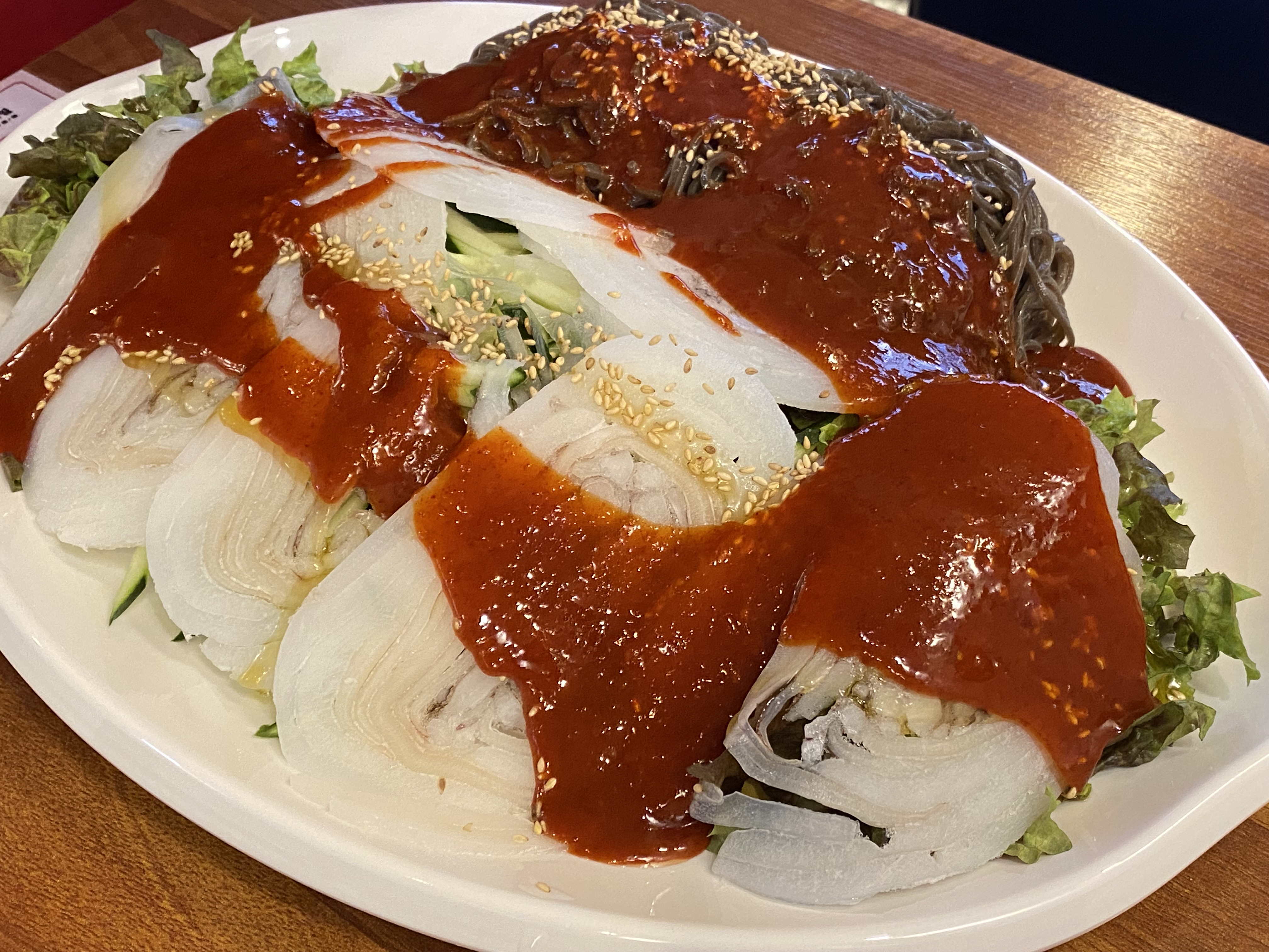 한치모밀 처음 먹어보는데 맛있어요! 신선하고 새콤달콤해요! 어묵탕도 맛있어욯 직원분들 친
