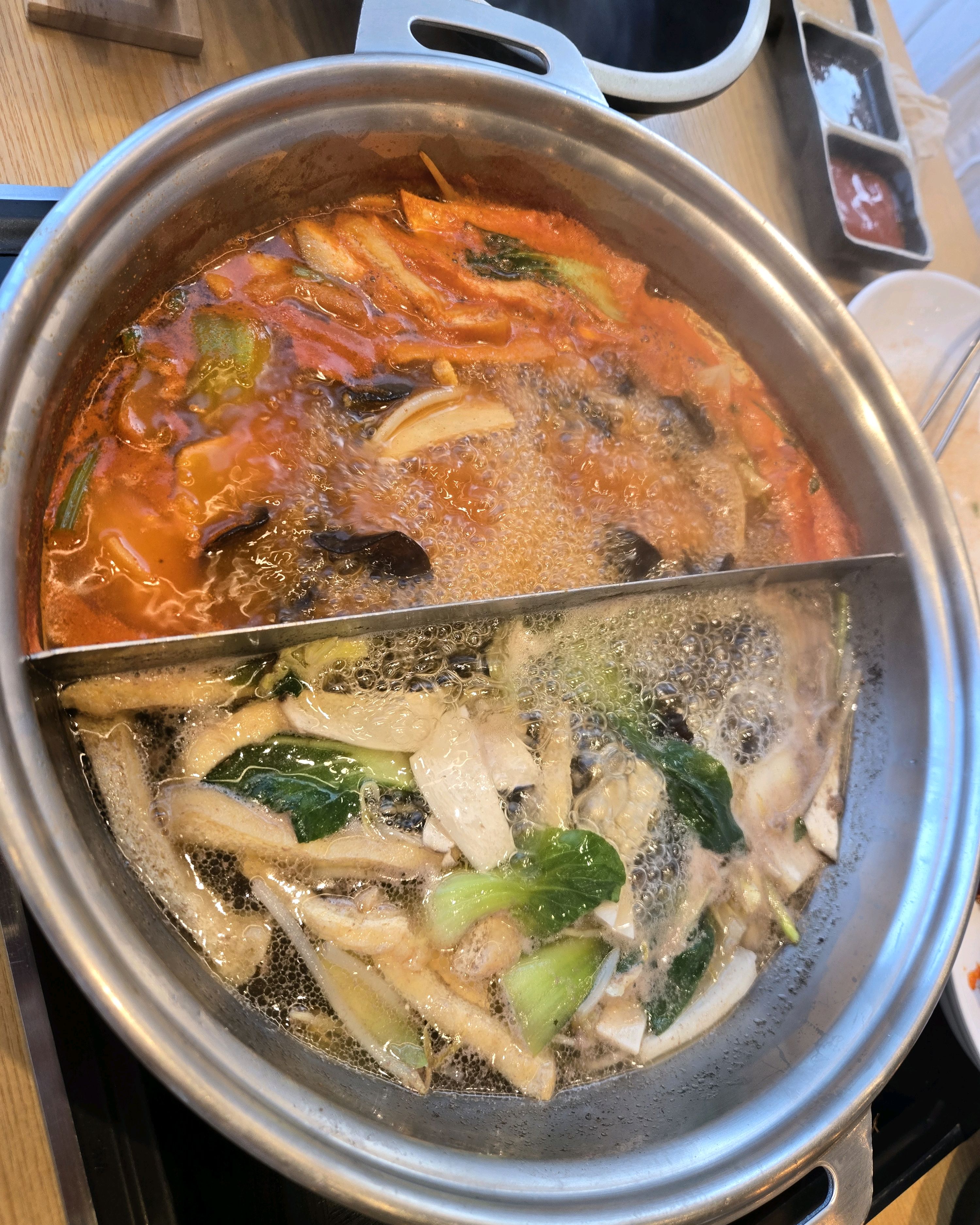 n번째 이용중 샤브도 맛나지만 떡볶이랑 아이스크림도 맛나요!! - 창원 상남동 맛집 샤브20 창원상남점