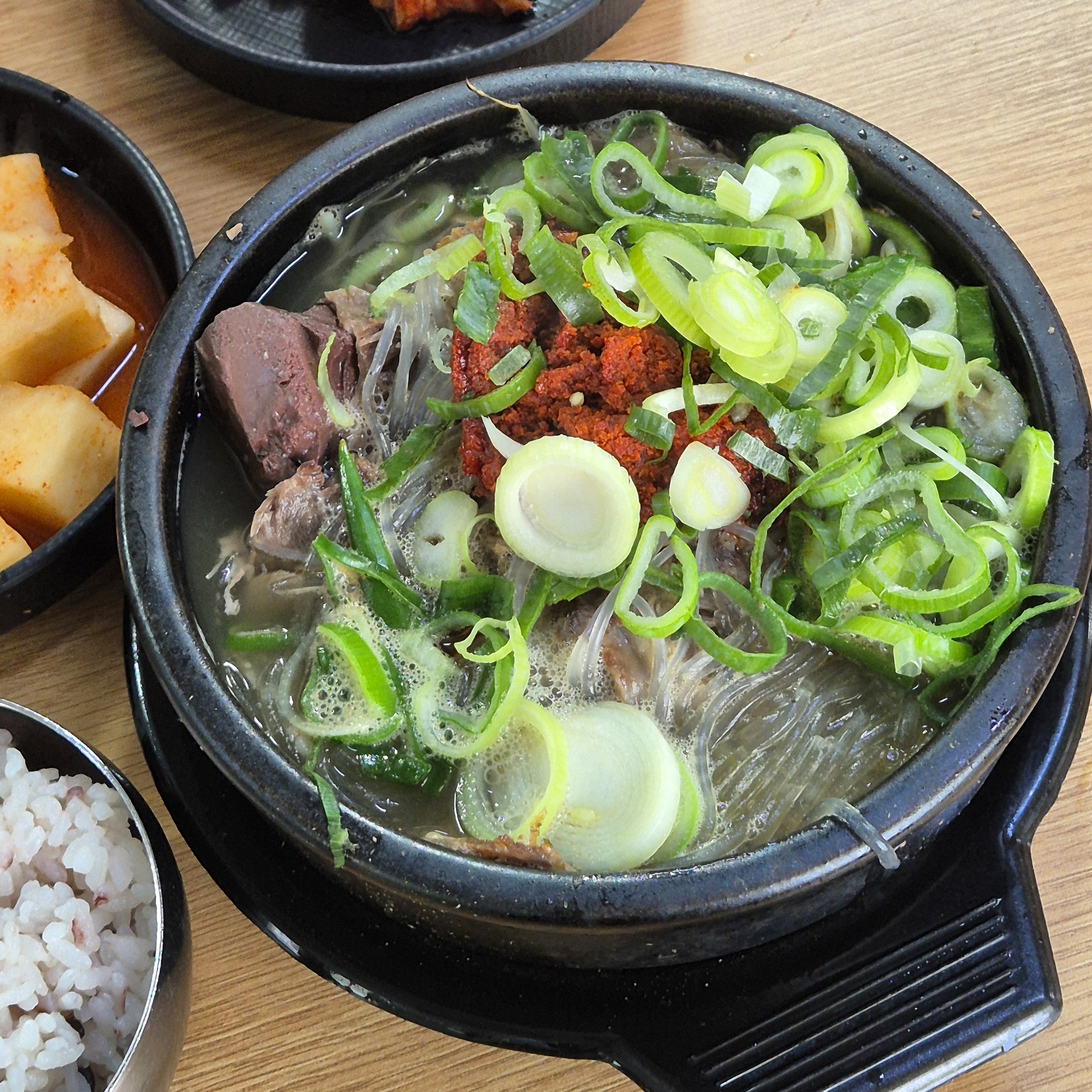 본점은 단일메뉴 맛은 일반적 - 제주 맛집 은희네해장국