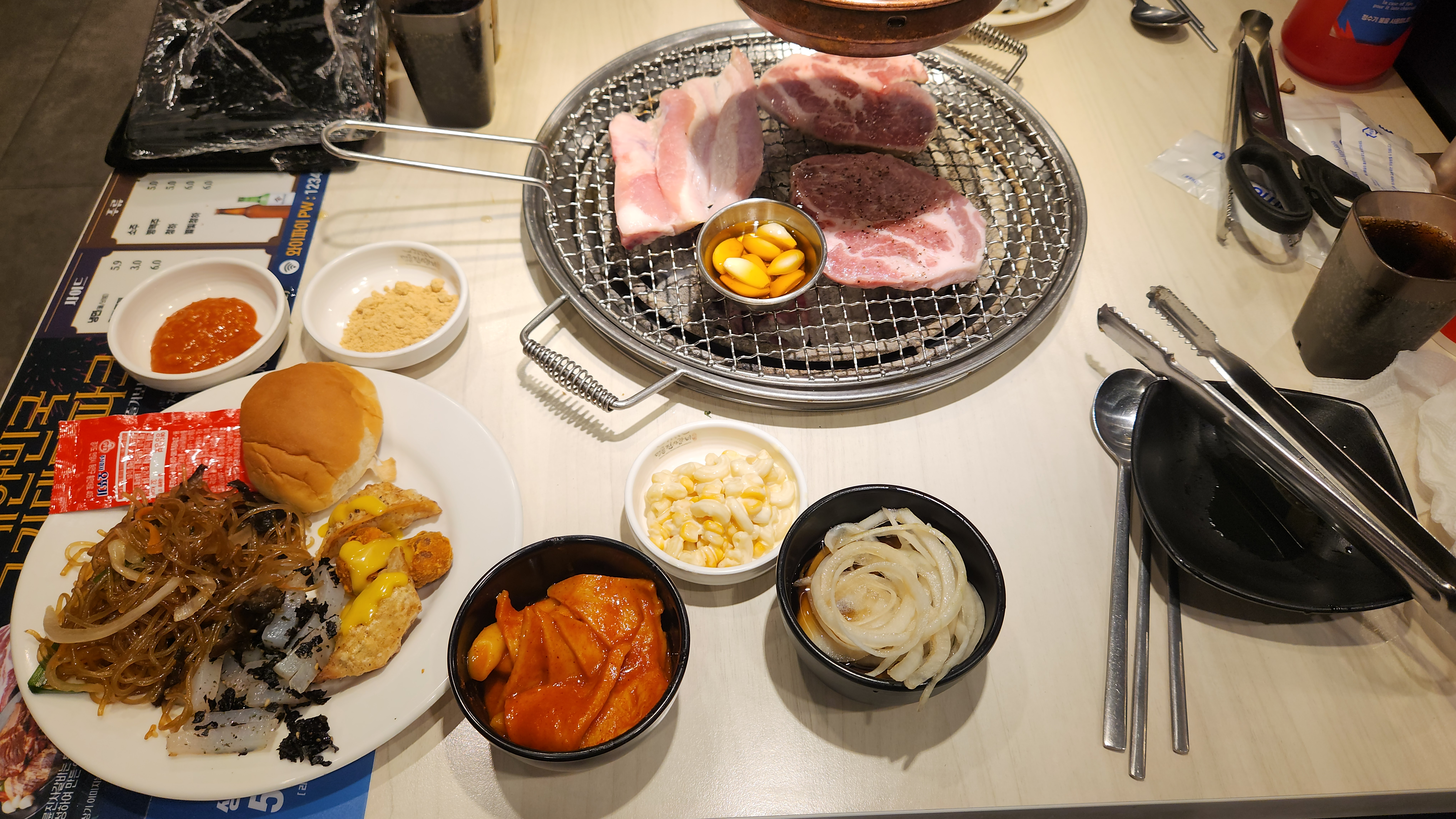 오랜만에 방문해도 변함없는 맛 - 신촌 맛집 명륜진사갈비 서울신촌점