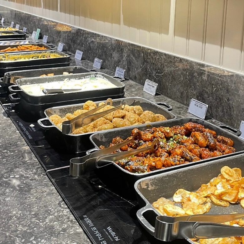 그렇게 엄청 맛있지는 않은데 매장은 깔끔해요 - 반포 맛집 애슐리퀸즈 뉴코아 강남점
