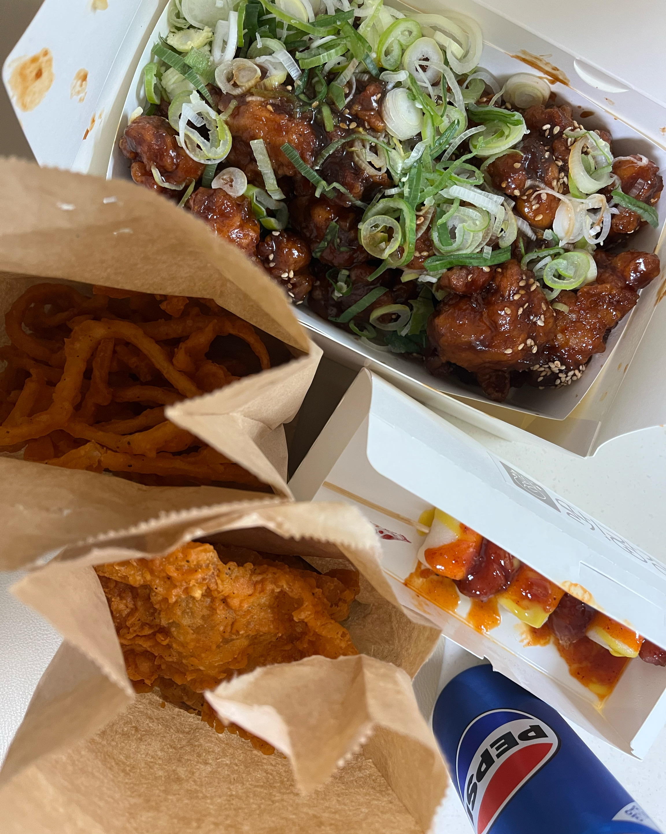 오늘 처음 포장해봤는데 음식도 맛있고 인심도 좋으셔서 앞으로 단골하려구요 ㅜㅜ - 권선동 맛집 수원왕갈비통닭 권선시장점