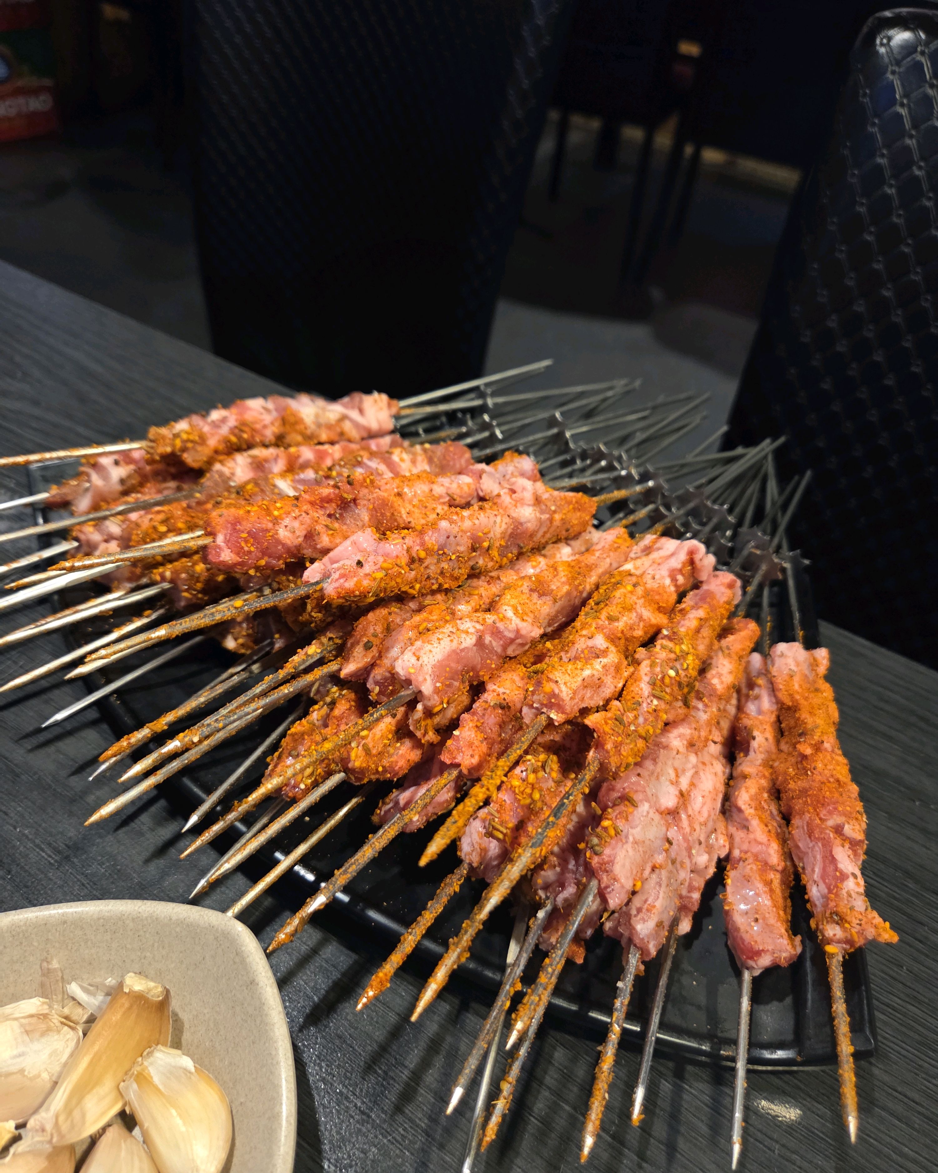 배달로도 먹고 매장와서도 먹는 - 천호동 맛집 경성양꼬치 천호점