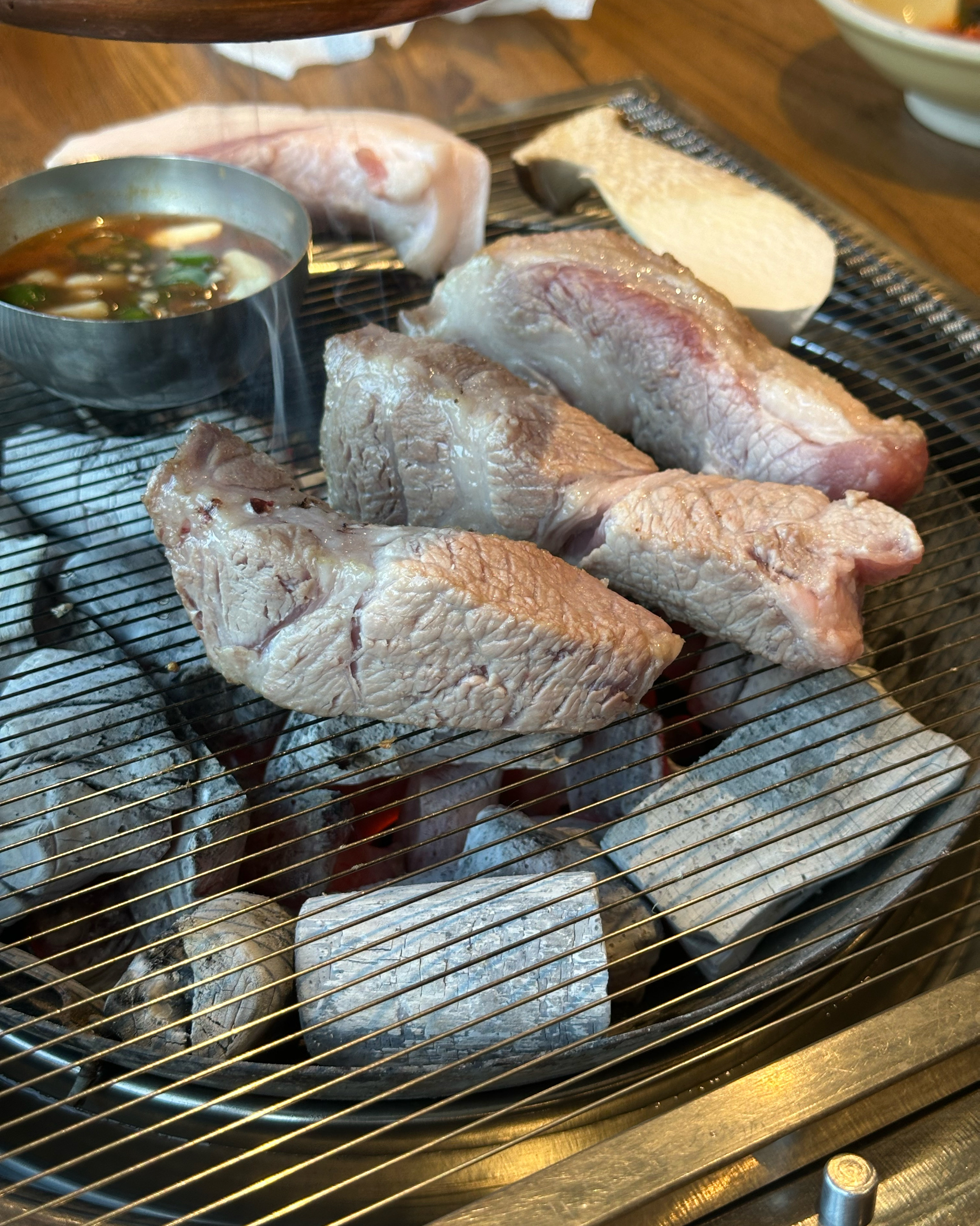 좋은날씨에 예랑이랑 밥먹으러왔는데 - 인천 맛집 칠돈가 청라점