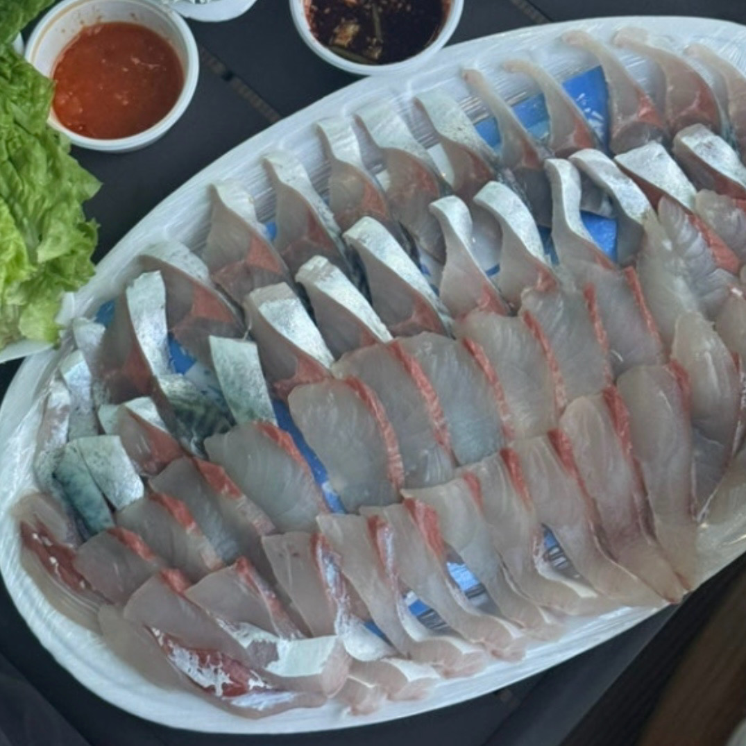 살아있는 활어를 바로 회 쳐주셔서 비린내가 하나도 없이 너무 맛있어요!! - 제주 맛집 원담 제주본점