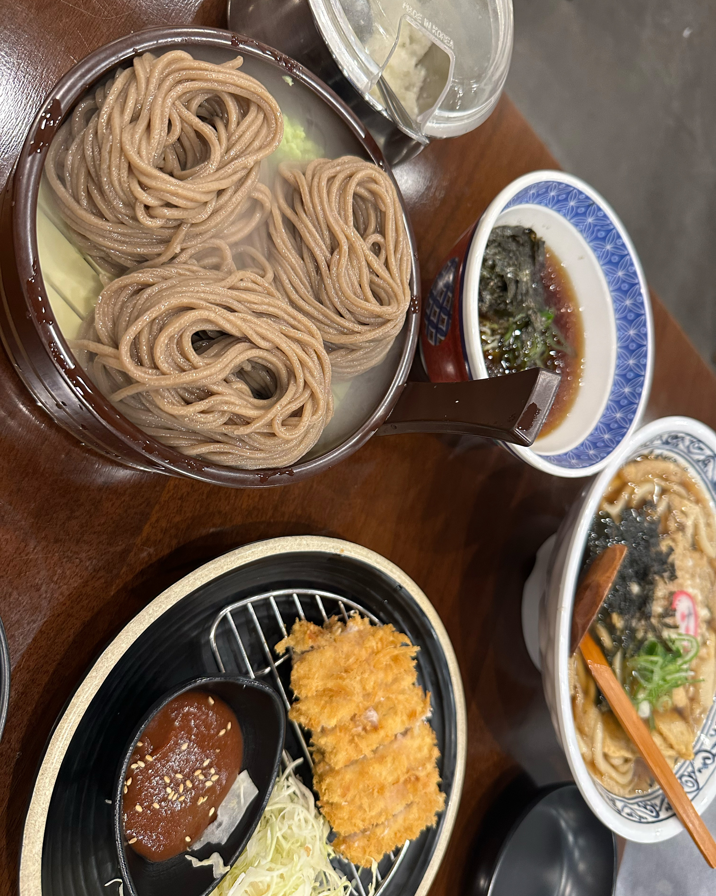소바 먹고 싶어서 일부러 찾아왔는데 맛있어요~ 저녁에도 사람이 많네요 - 세종 금남면 맛집 삼동소바 세종점