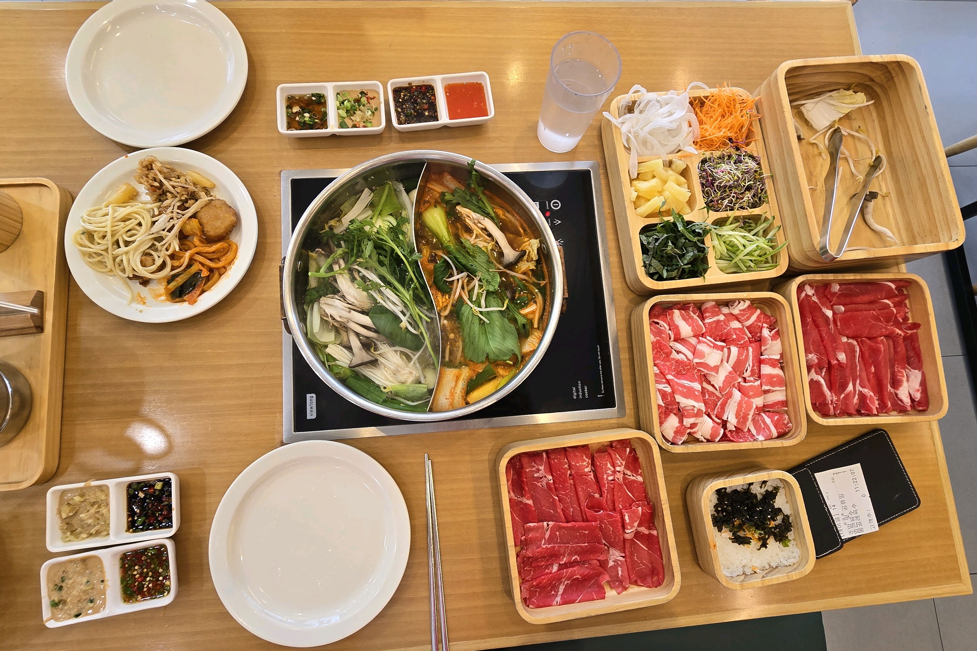 매장 넓고 깔끔해요~ - 다산역 맛집 샤브올데이 다산신도시점