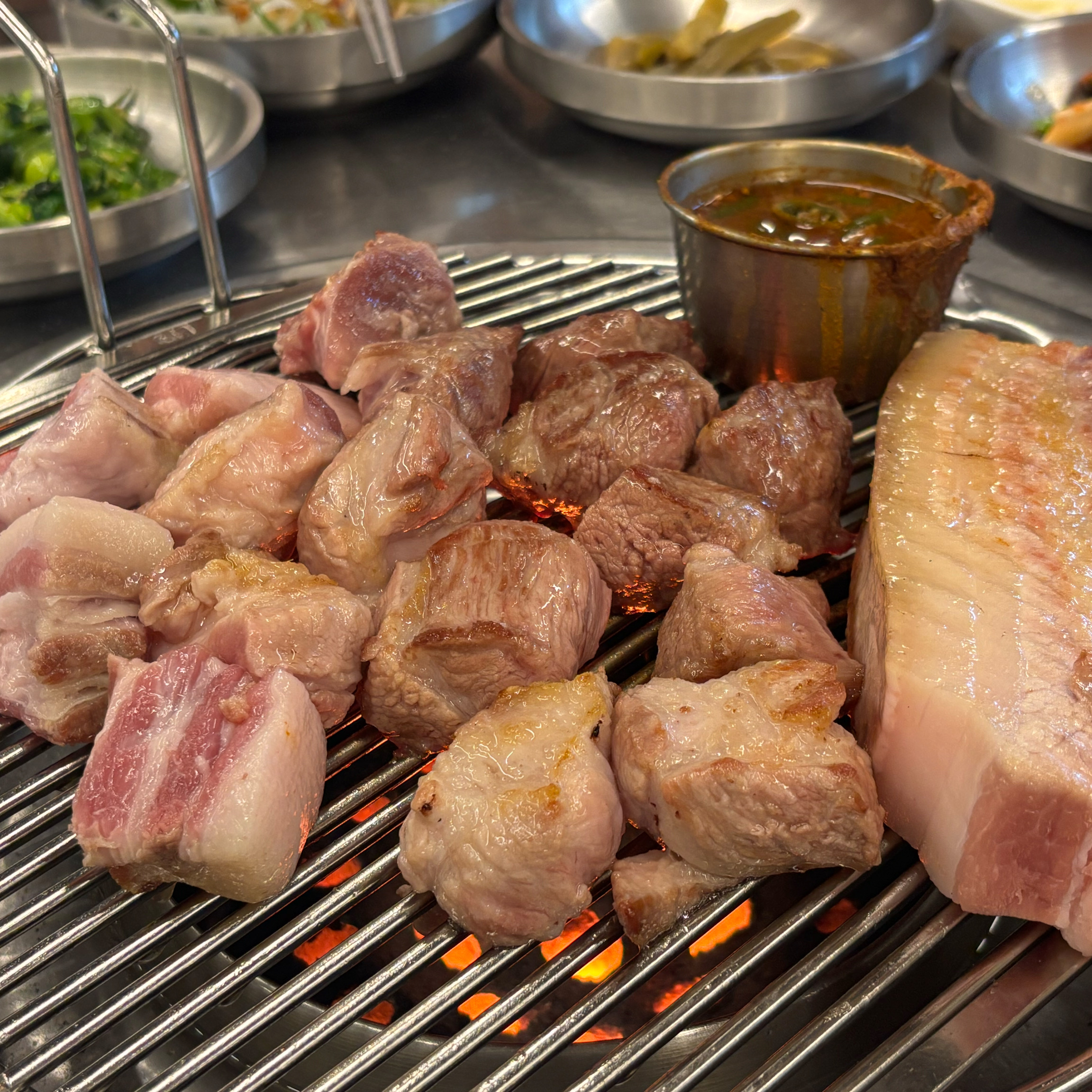 오랜만에 다시왔는데도 여전히 맛있는 돈사돈!!! - 천호동 맛집 돈사돈 강동직영점