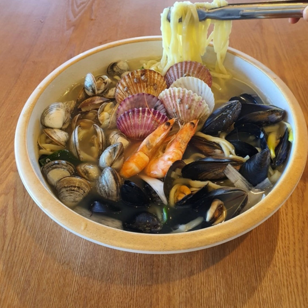 적당하게 먹기에는 전골말고 2인 좋네요 - 인천 맛집 97도씨해물칼국수 영종도본점