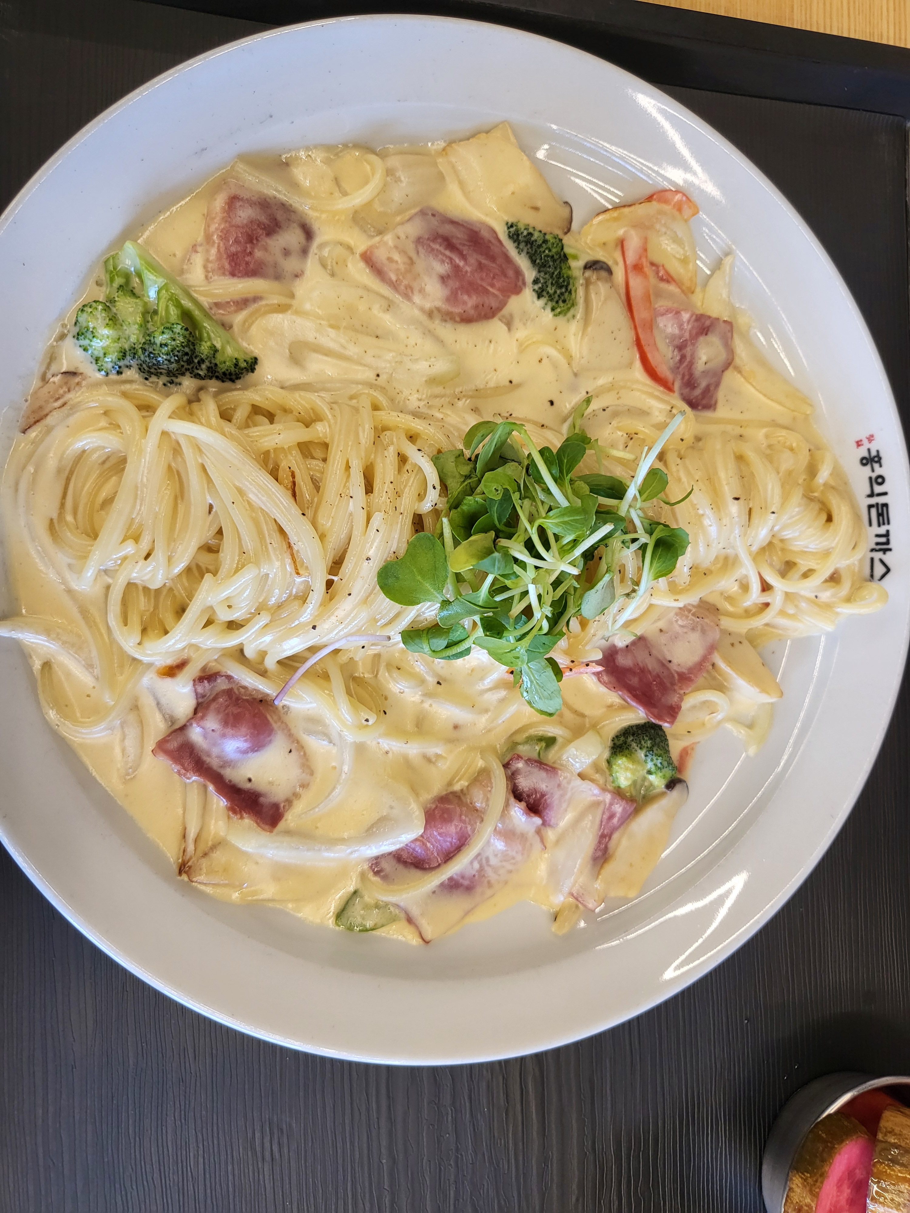 부모님이 좋아하셔서 경주여행중 들러서 와봤어요 - 경주월드 근처 맛집 홍익돈까스 경주점