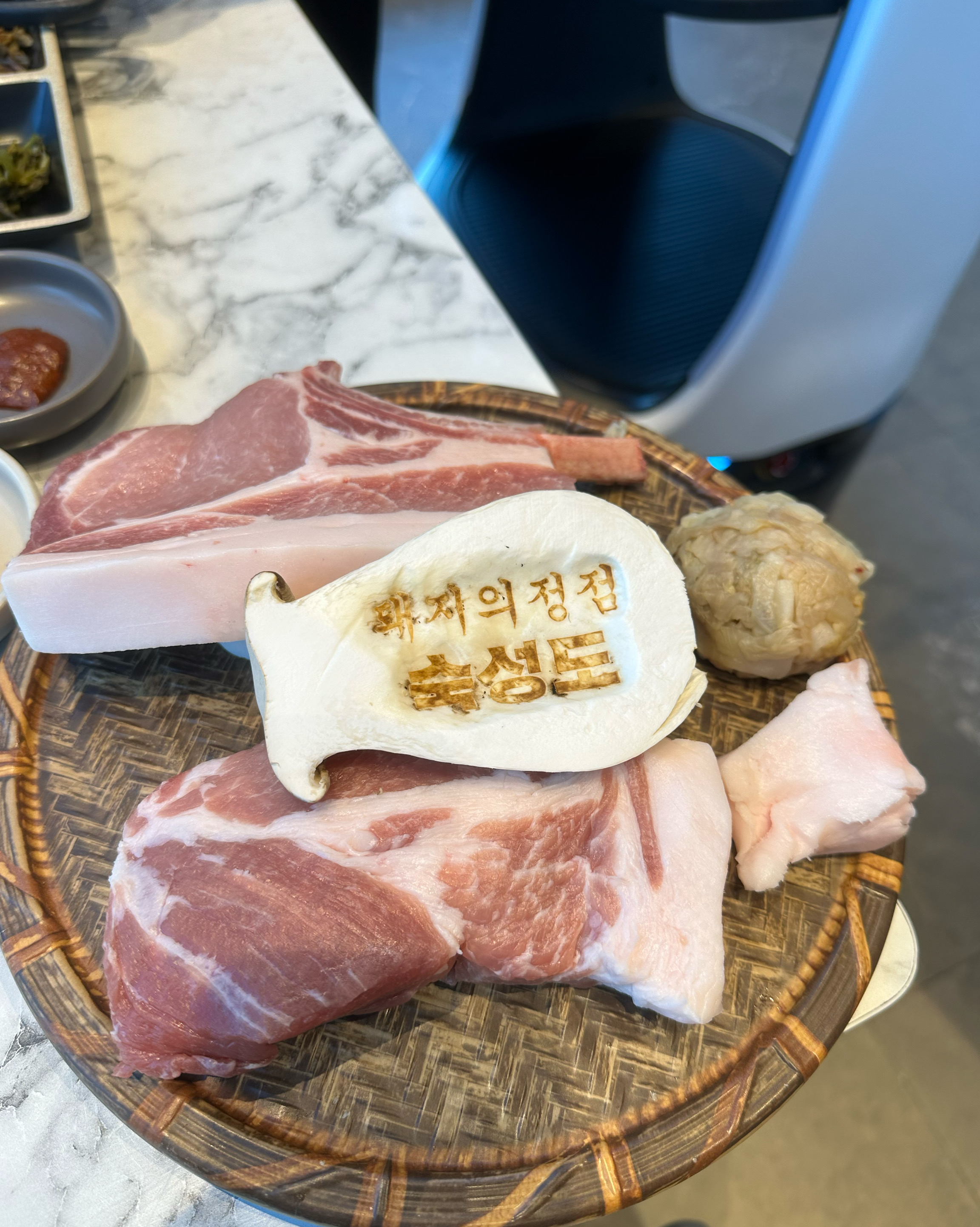 제주도 오면 꼭 들러서 먹어야 할 흑돼지 숙성 맛집! - 제주 맛집 숙성도 중문점