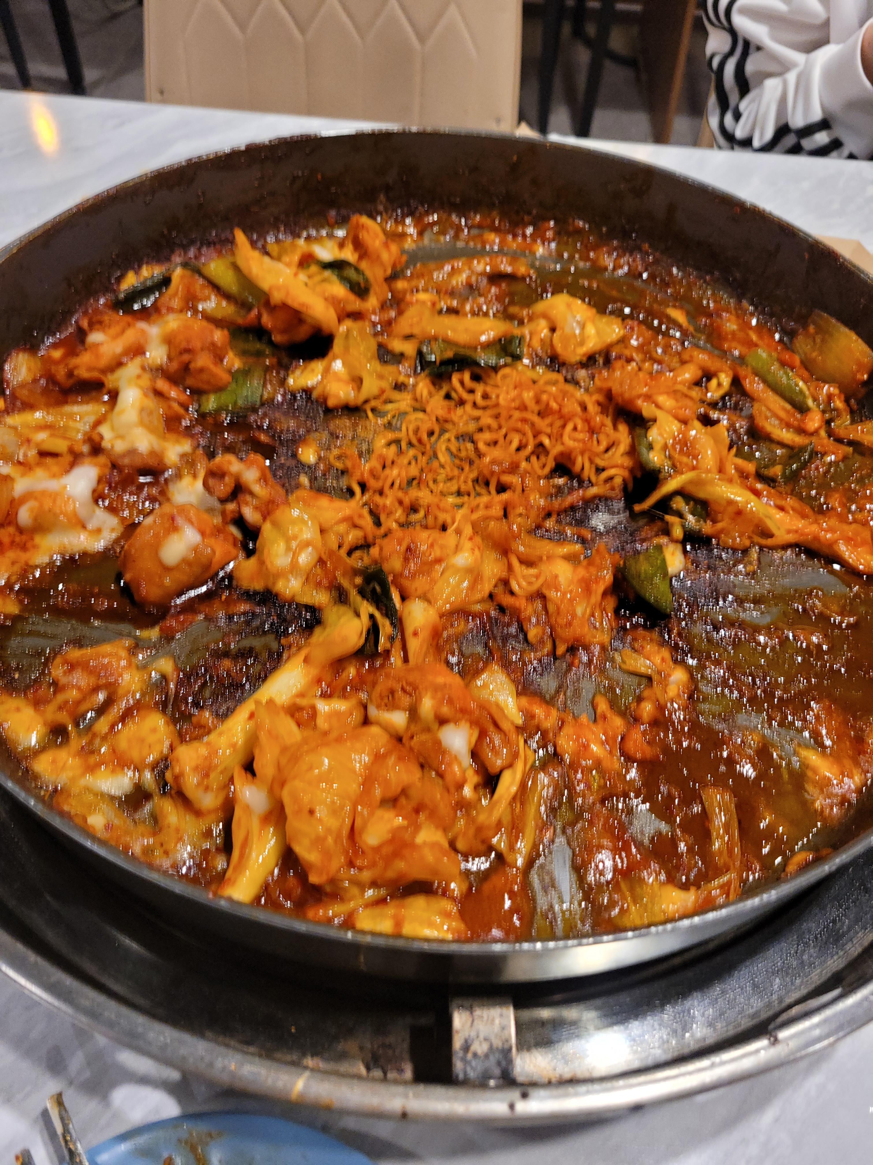 비오는날 매콤한맛이 생각나 올만에 가족과 함께 방문했습니다.역시나 맛나고 맵기조절도 가능하