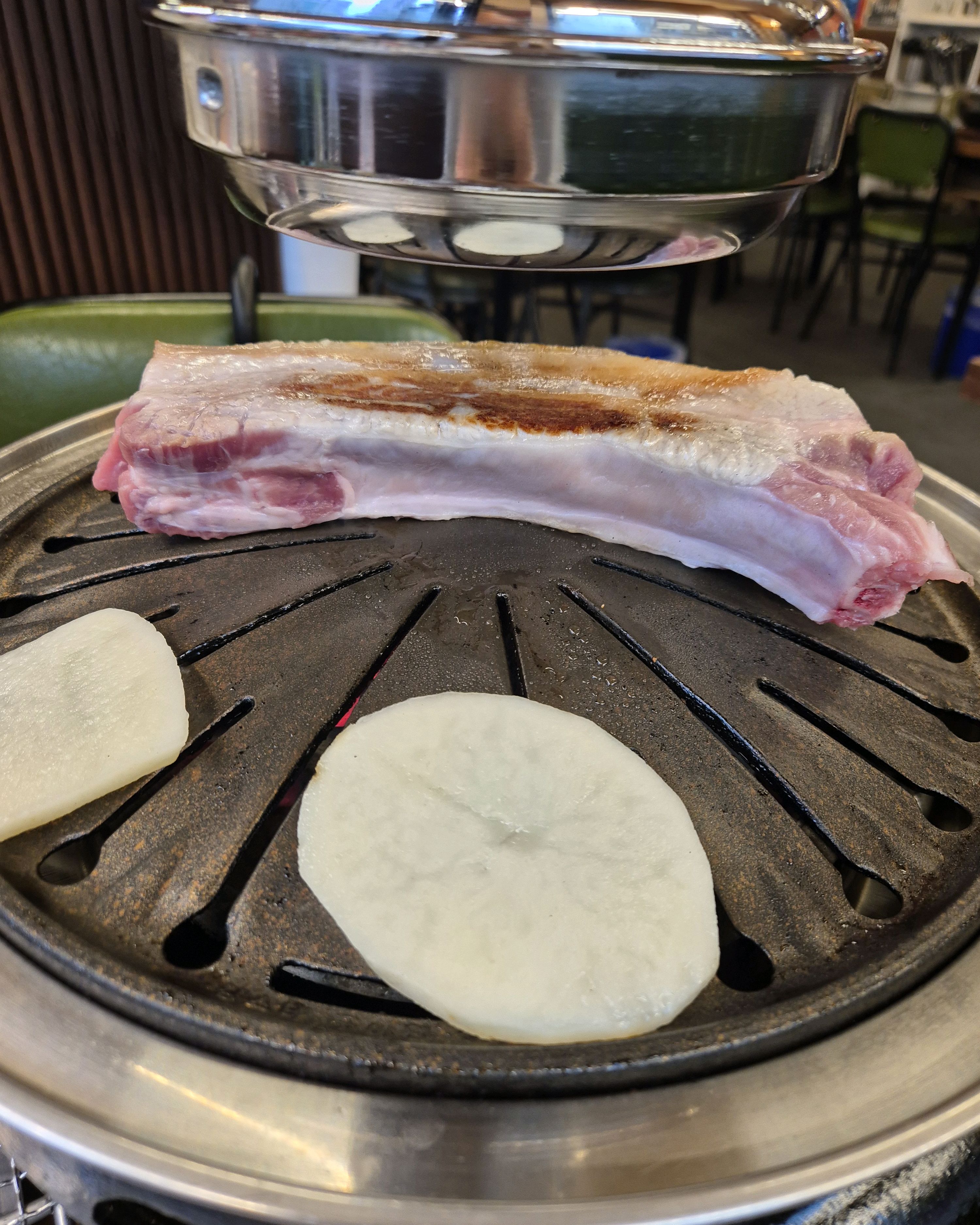 서비스로 김치찌개도 주셔서 너무 좋습니다! - 천호동 맛집 천호돈 천호본점