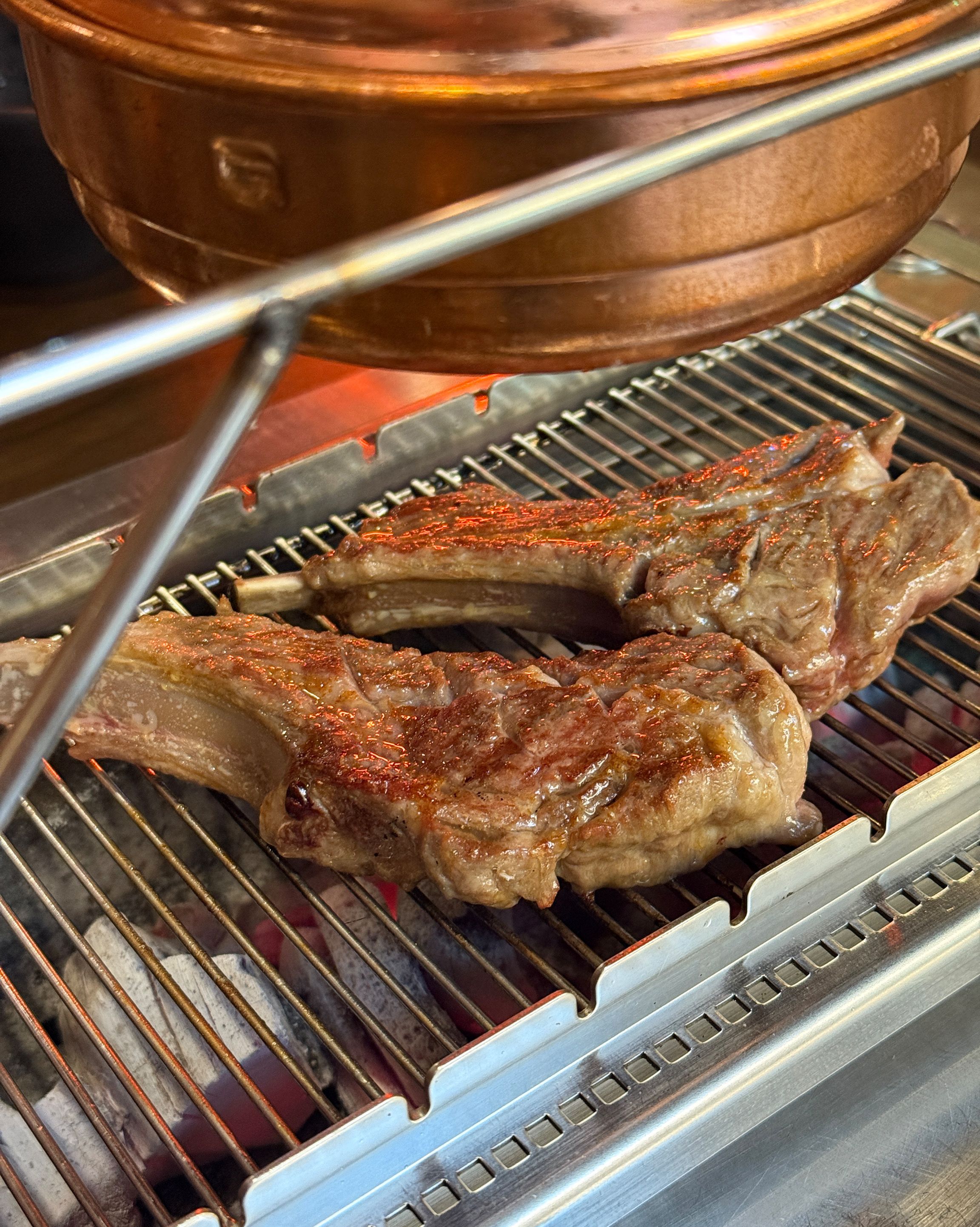 양고기를 너무 좋아하는데 동네에 맛집 정착 못했었어요 지나갈때마다 가봐야지 하고 쉬는날 왔