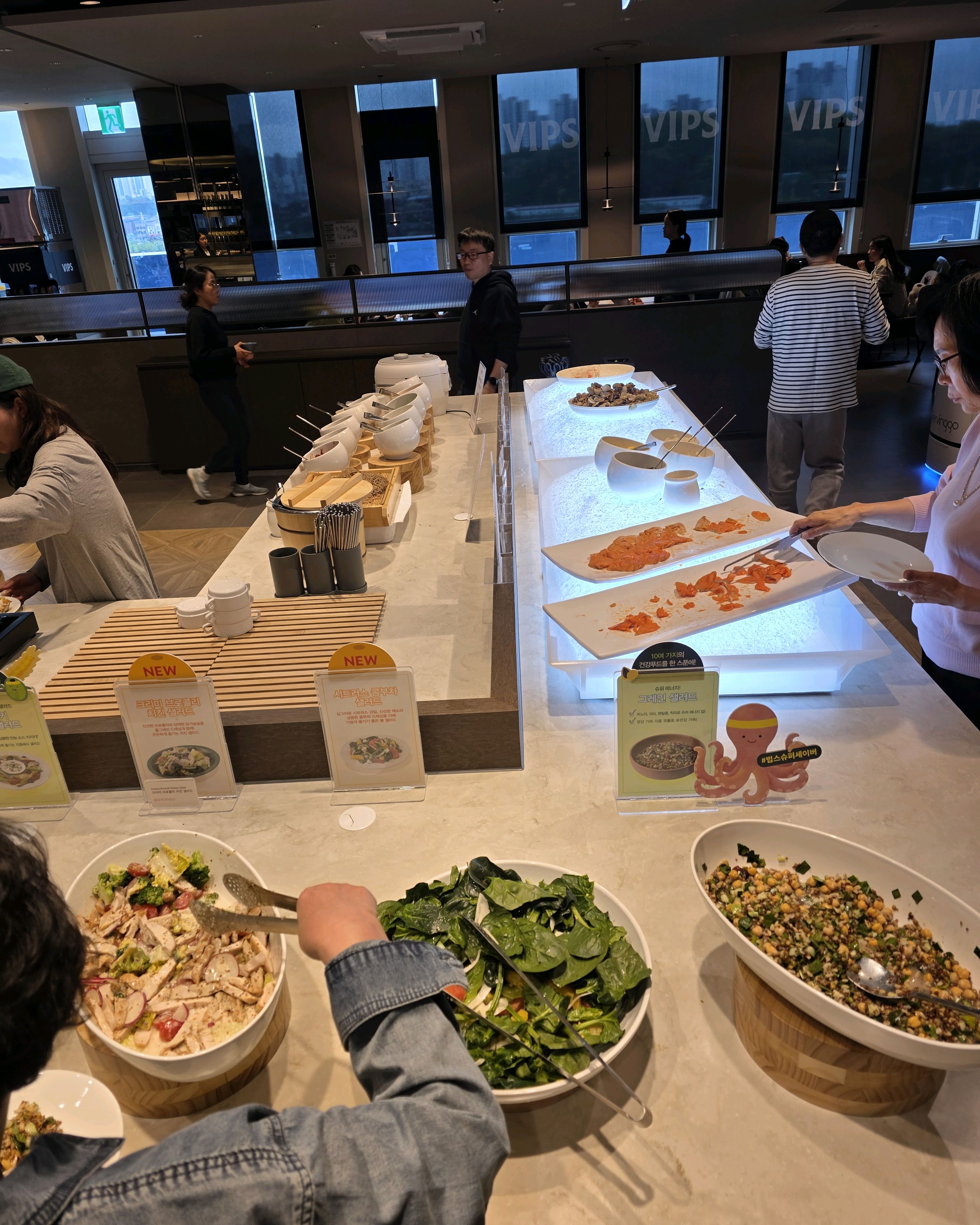 새로 생겨서인지 매장이 엄청 깔끔하고 넓고 쾌적합니다. - 고덕동 맛집 빕스 강동아이파크더리버점