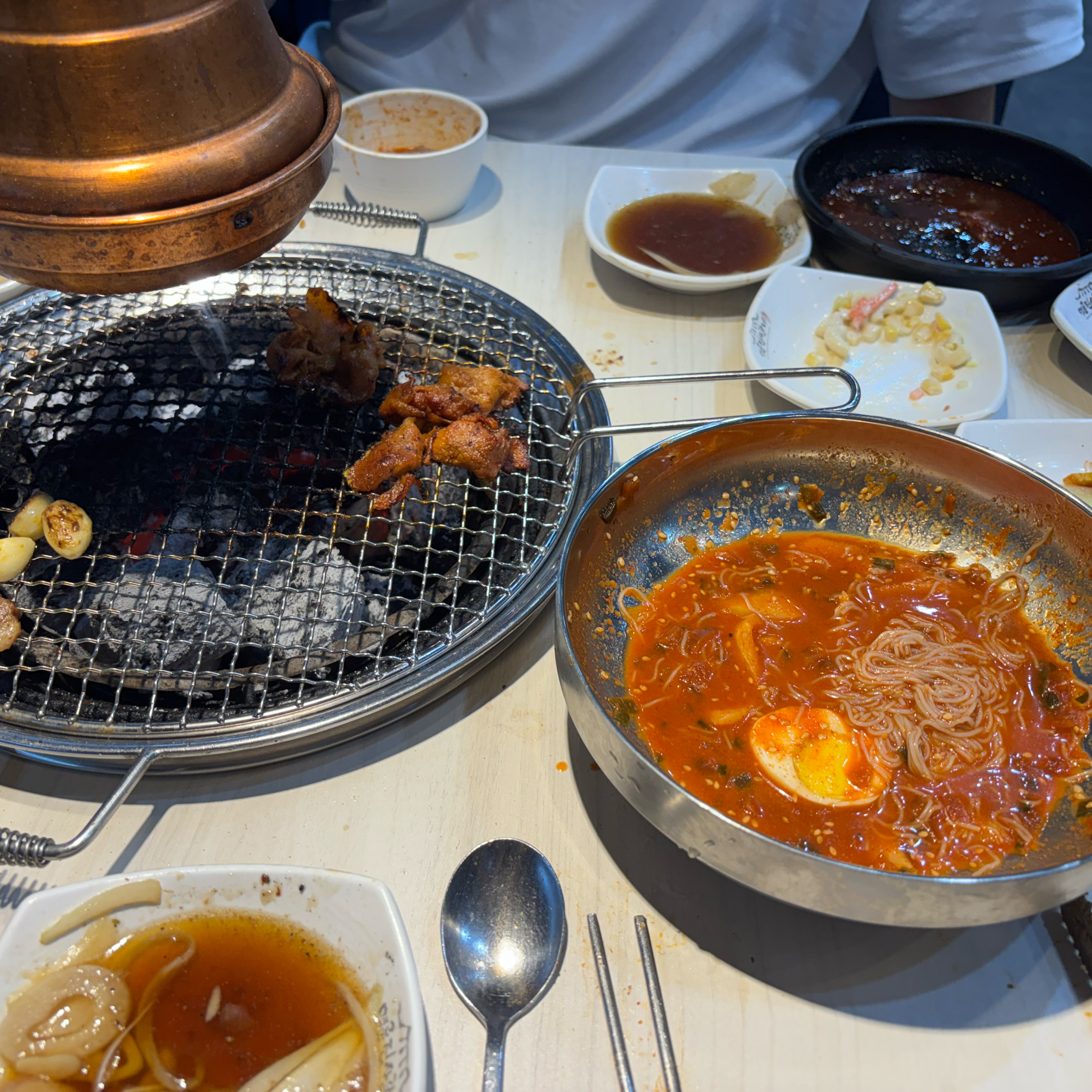 오랜만에 명륜진사갈비 왔는데 메뉴가 늘어나서 먹을게 많아 좋네요! 맛있게 잘 먹었습니다 :