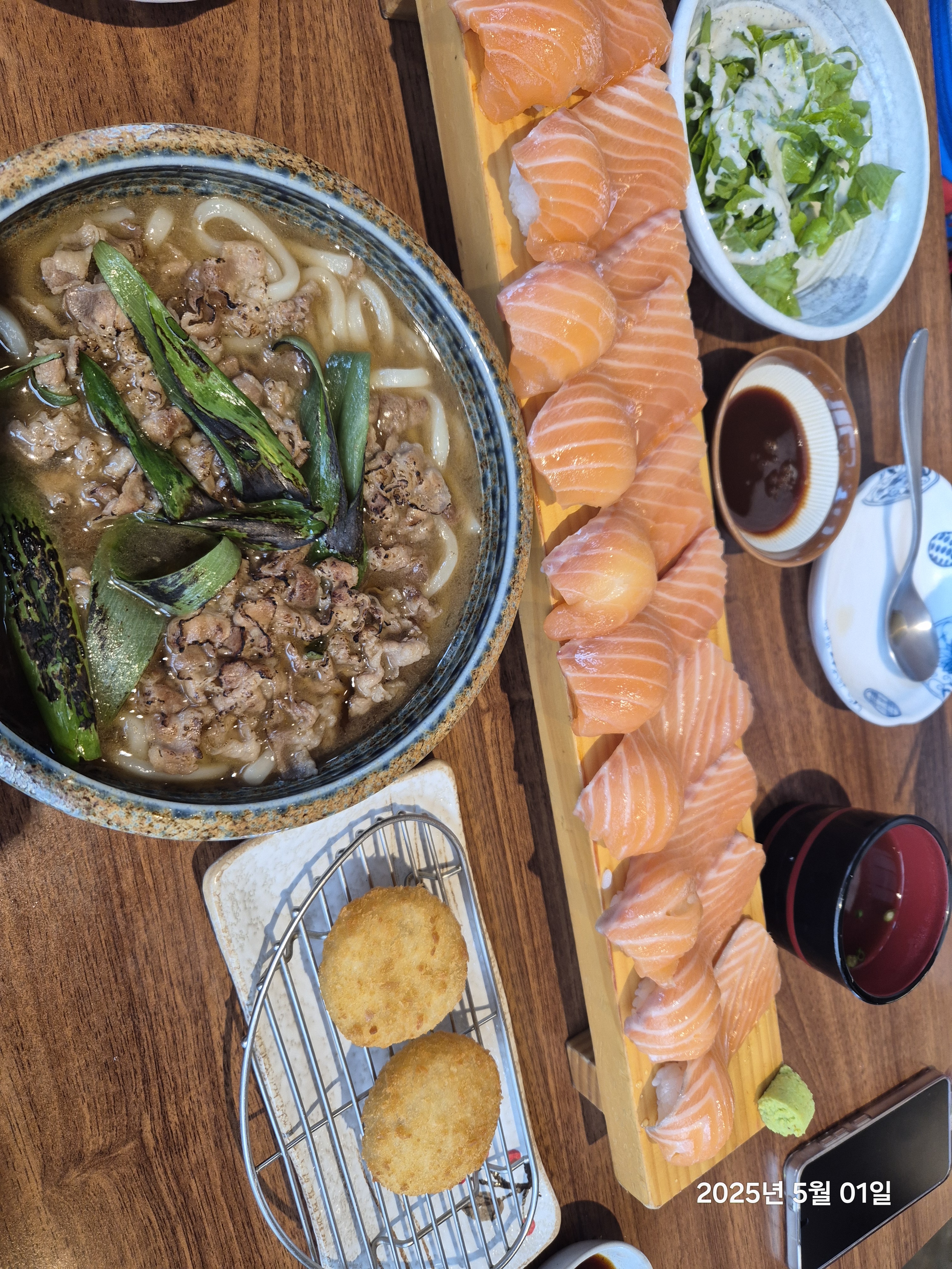 두툼한 연어초밥 끝내주네요 👍 - 제주 맛집 범식당 제주성산점