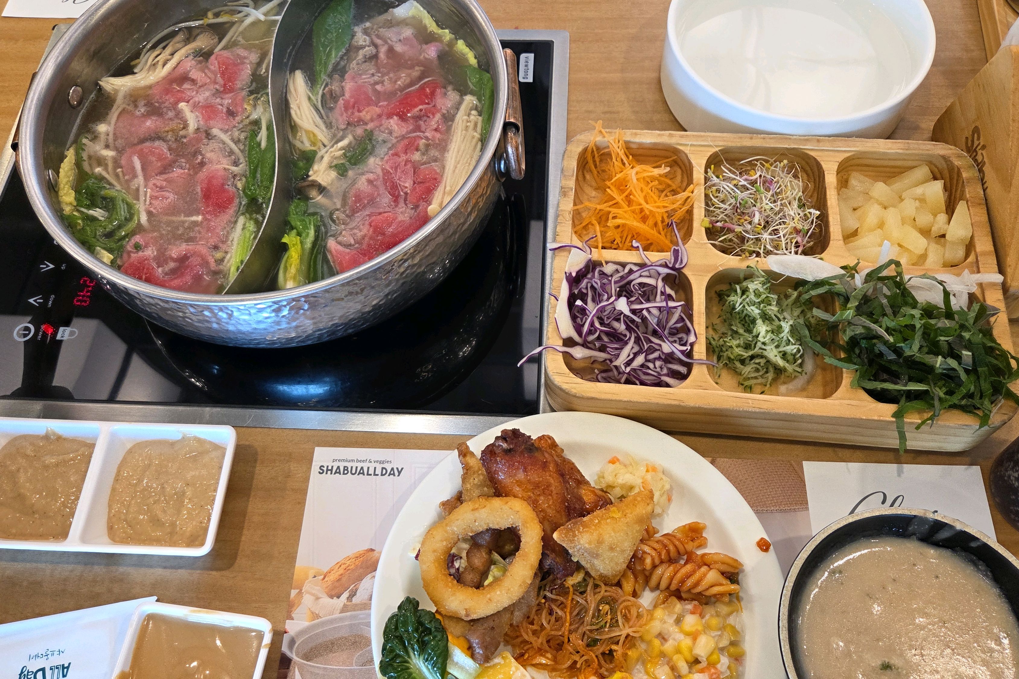 가족모임으로 식구들이랑 어버이날 기몀으로 모였어요. - 김해 주촌 맛집 샤브올데이 김해 주촌점