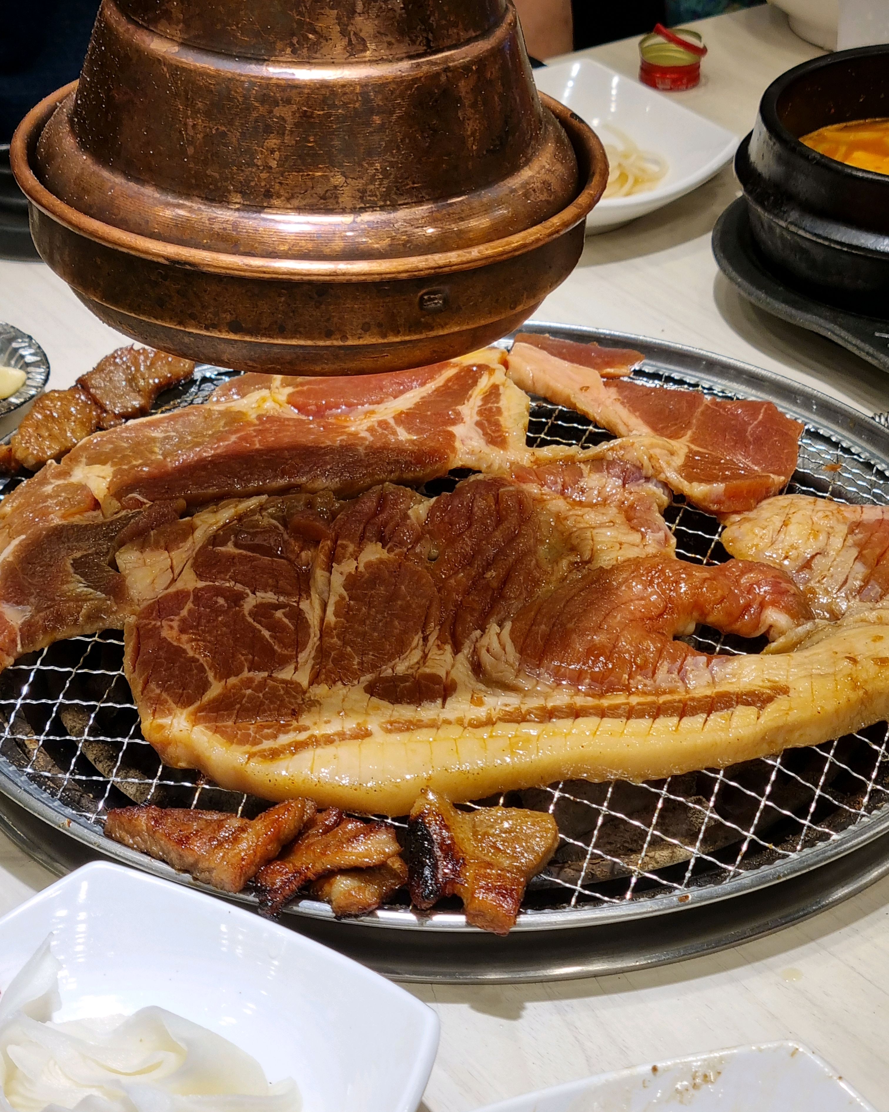 사장님도 직원도 친절하시고 기분이 너무 좋았어요😊 가족과 함께 방문했는데 깔끔하고 고기도