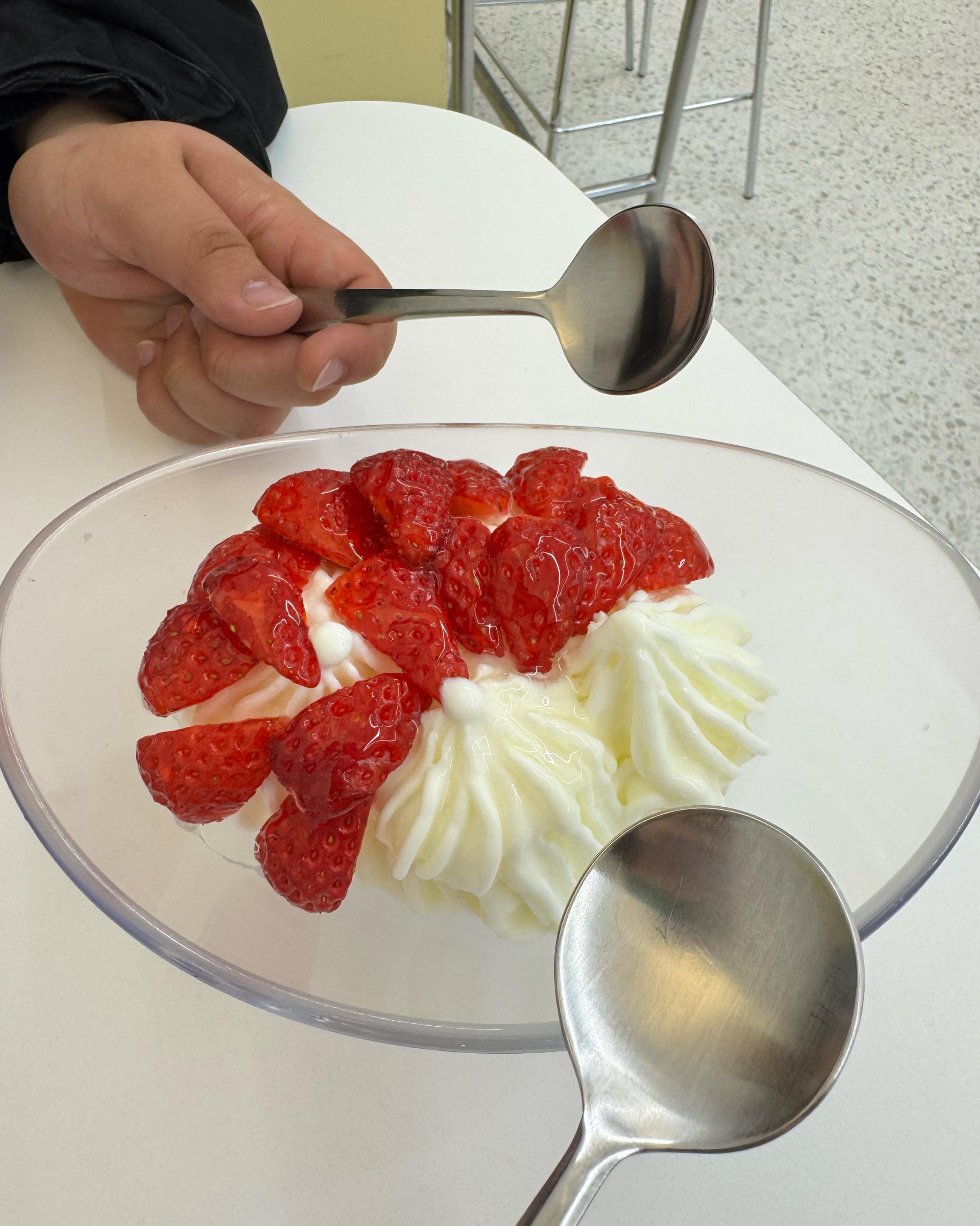 매장방문은 처음해보는데 매장이 크고 넓어서 좋았어요!! - 천호동 맛집 카페요아정 천호역로데오점