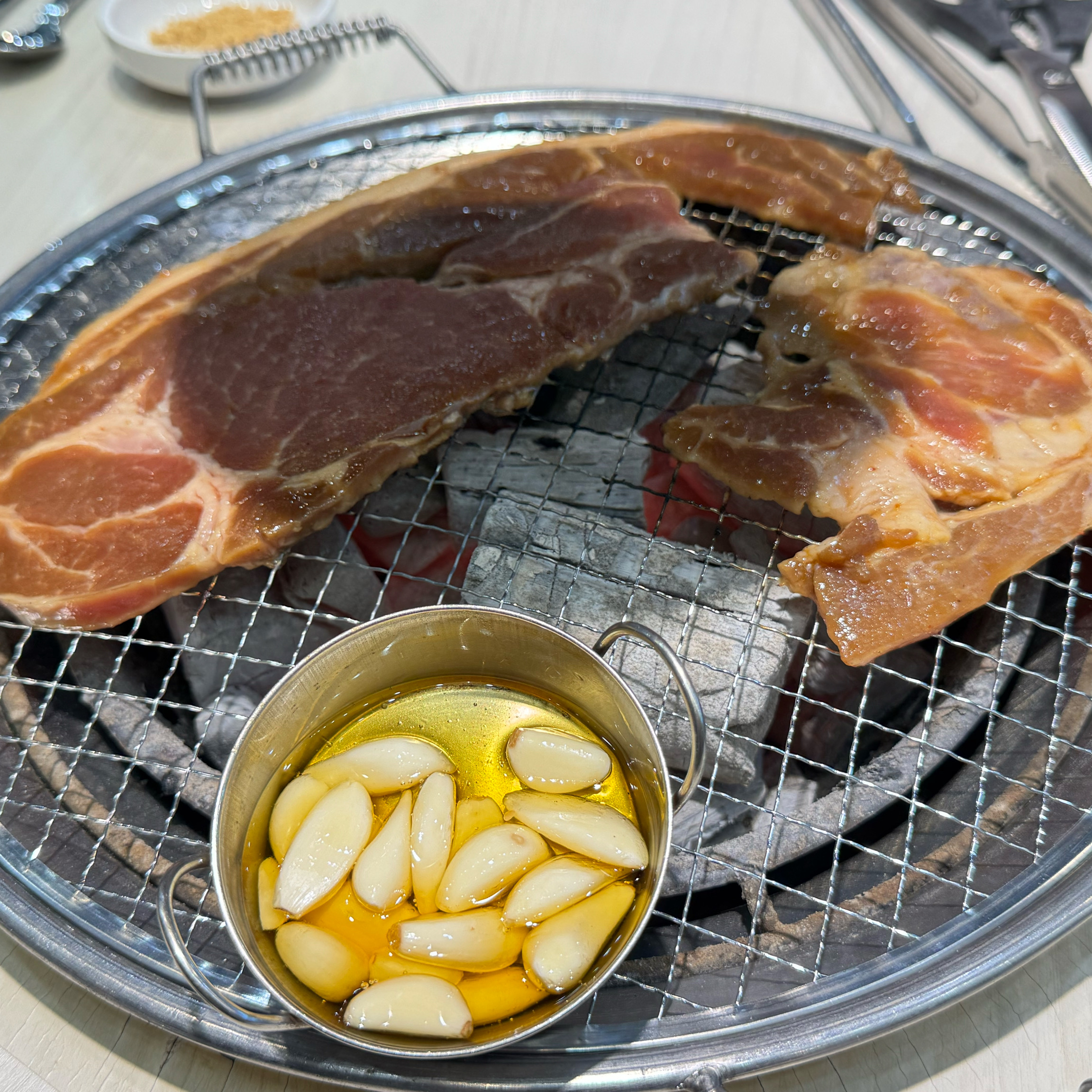 고기 퀄리티 넘 좋아요 그리고 사장님 친절! 아이랑 가기 좋아요^^ 미니 어린이방이 있어서