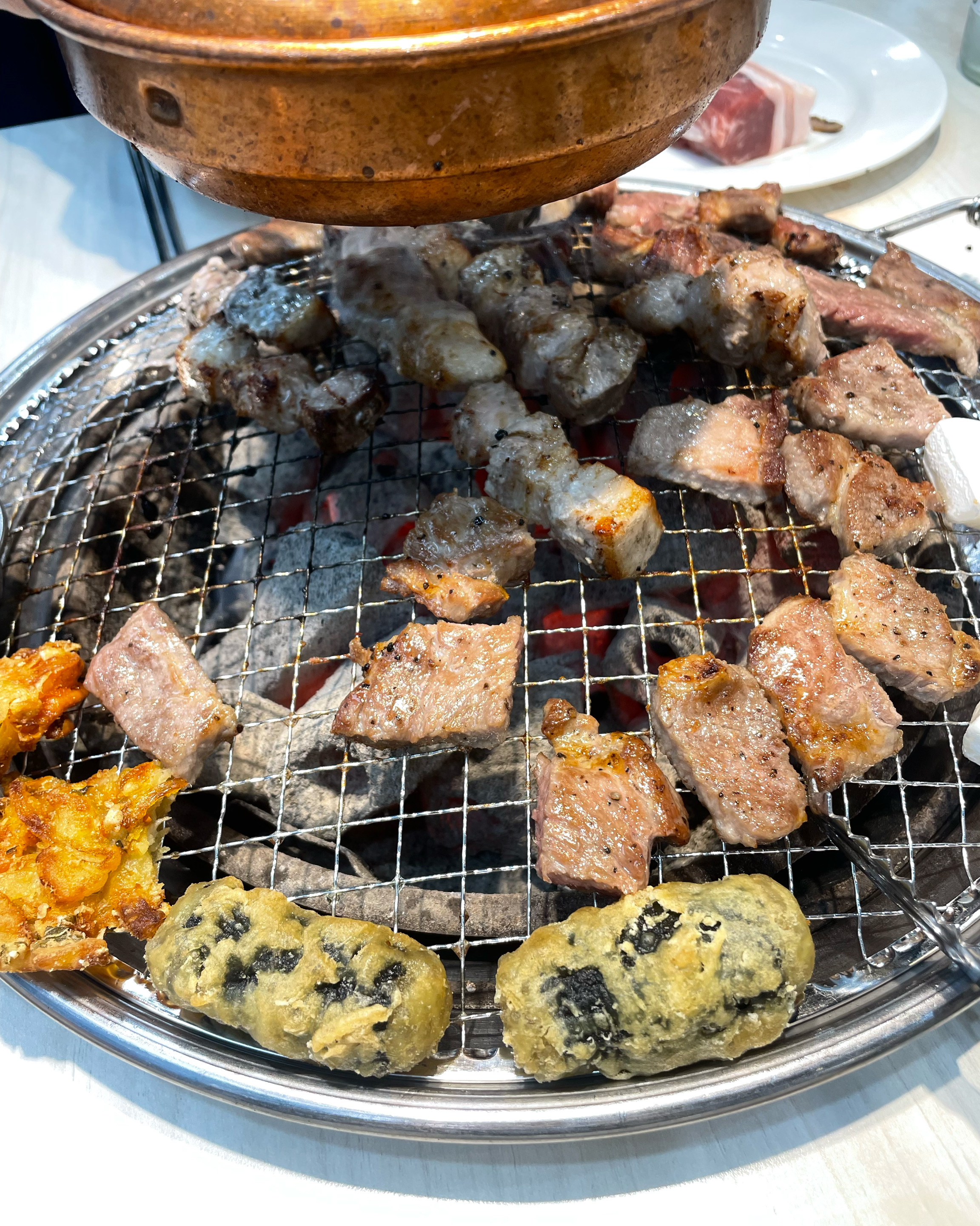 고기도 맛있고 샐러드바도 깔끔하게 잘 되어있어서 가족끼리 외식하기 좋은거 같아요! - 장곡동 맛집 명륜진사갈비 시흥장곡점