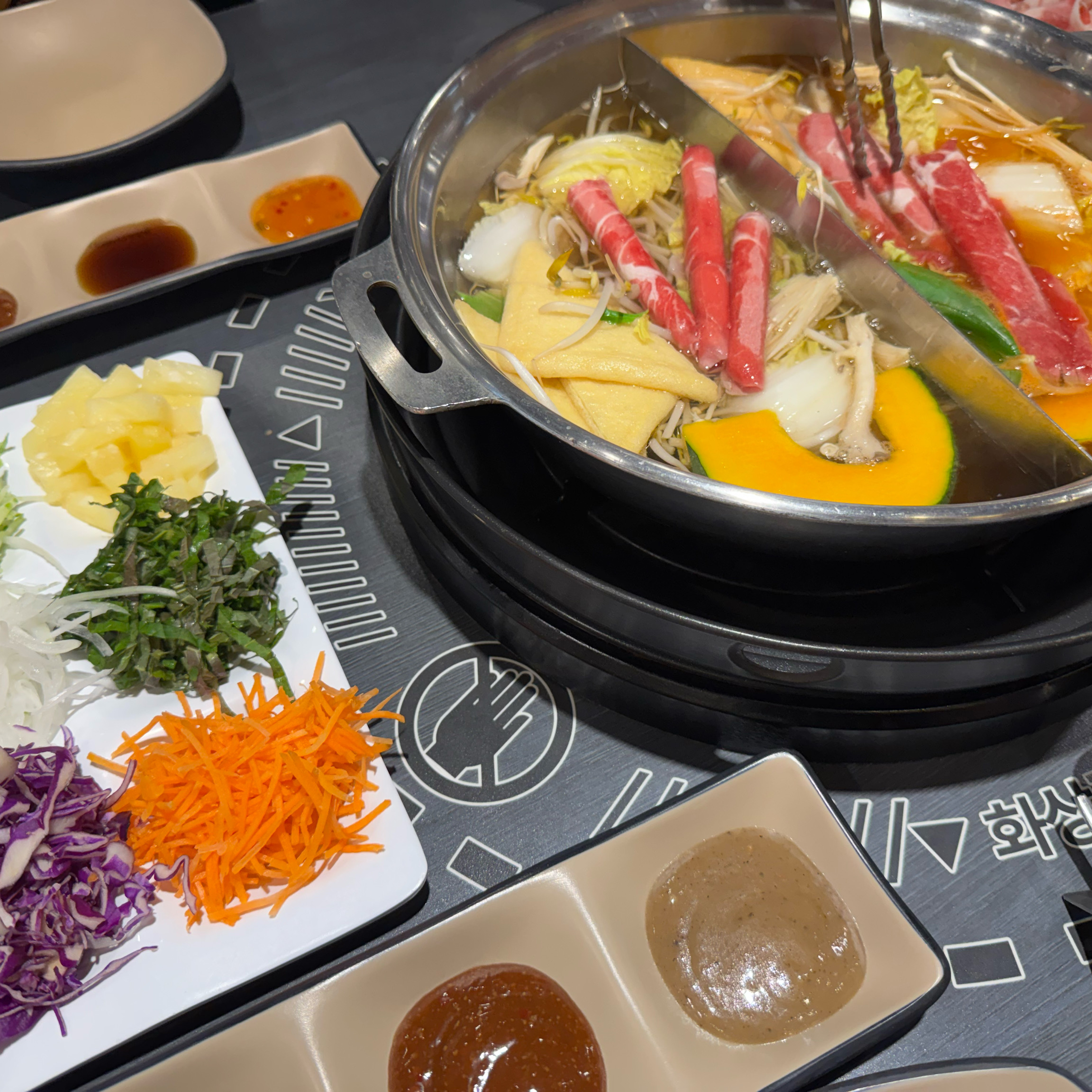 월남쌈과 샤브샤브까지 모두 먹을 수 있어서 최고예요! 푸짐하면서도 맛있게 먹었어요! - 인천 송도 맛집 소담촌 송도점