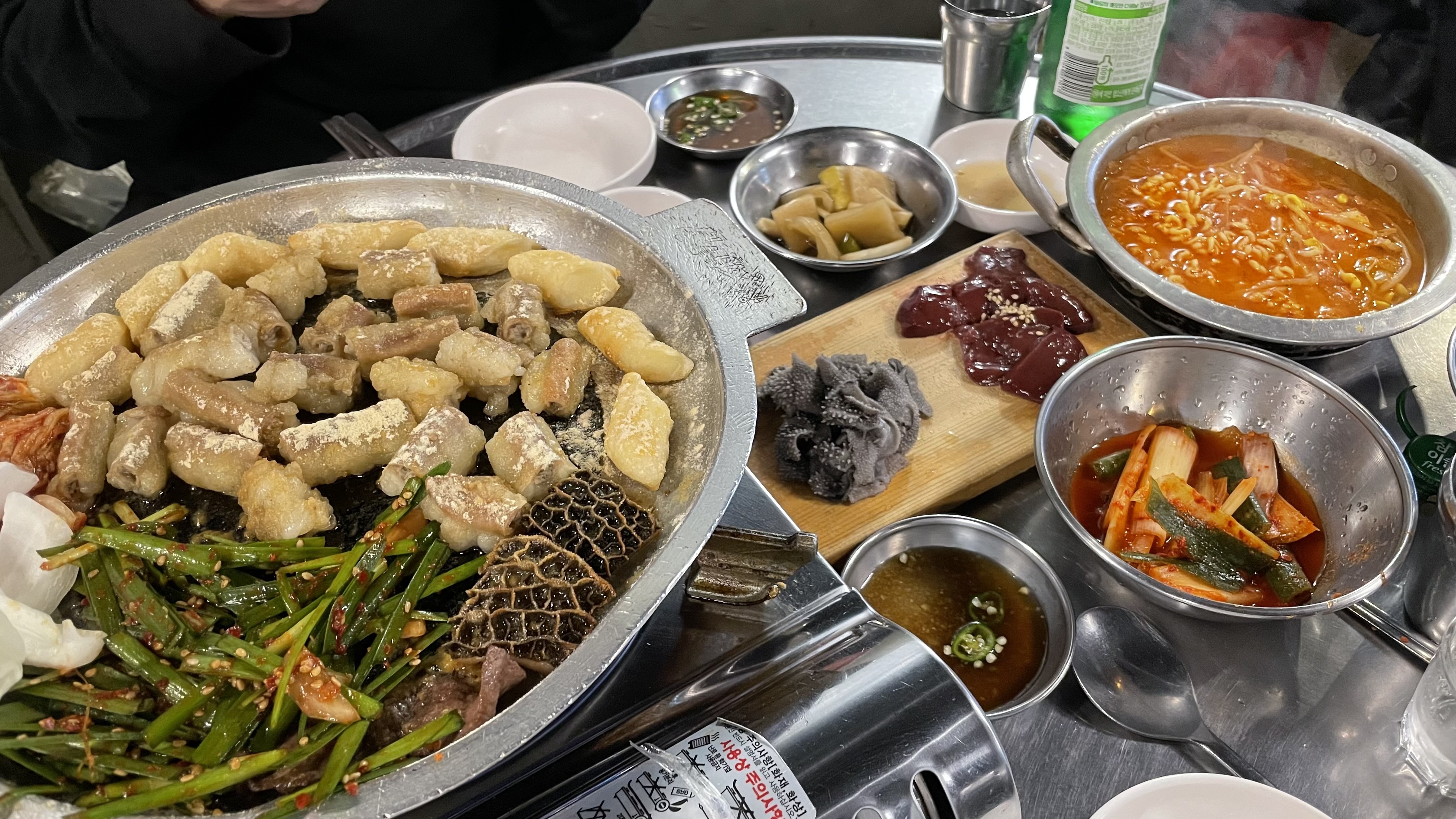 아 진짜 너무 맛있어요ㅠㅠ 유명하다는 대x곱창보다 곱 꽉차있고 친절하시고 너무 좋아용 💕 - 천호동 맛집 신사소곱창 천호점