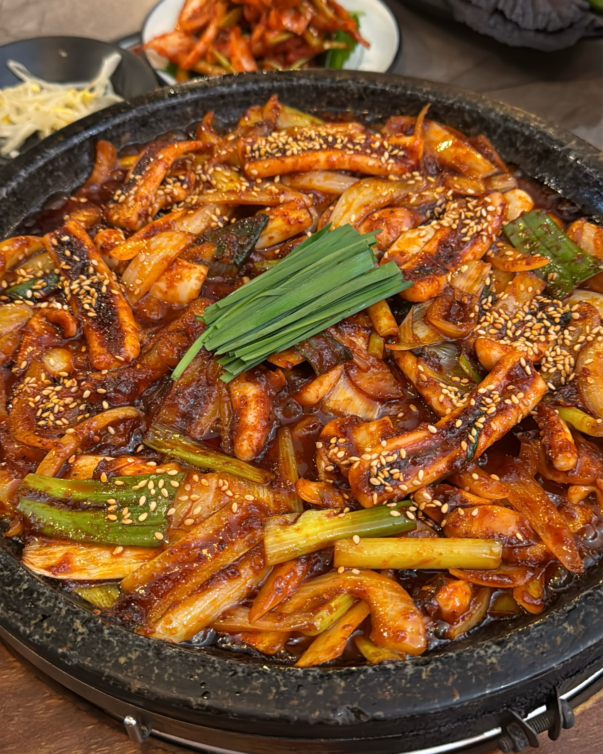 해선가 너무 맛있어요🥺💗 돌판오징어 매콤하니 밥이랑 먹기 넘 좋네요 ㅎㅎ 구성이 좋아서 세