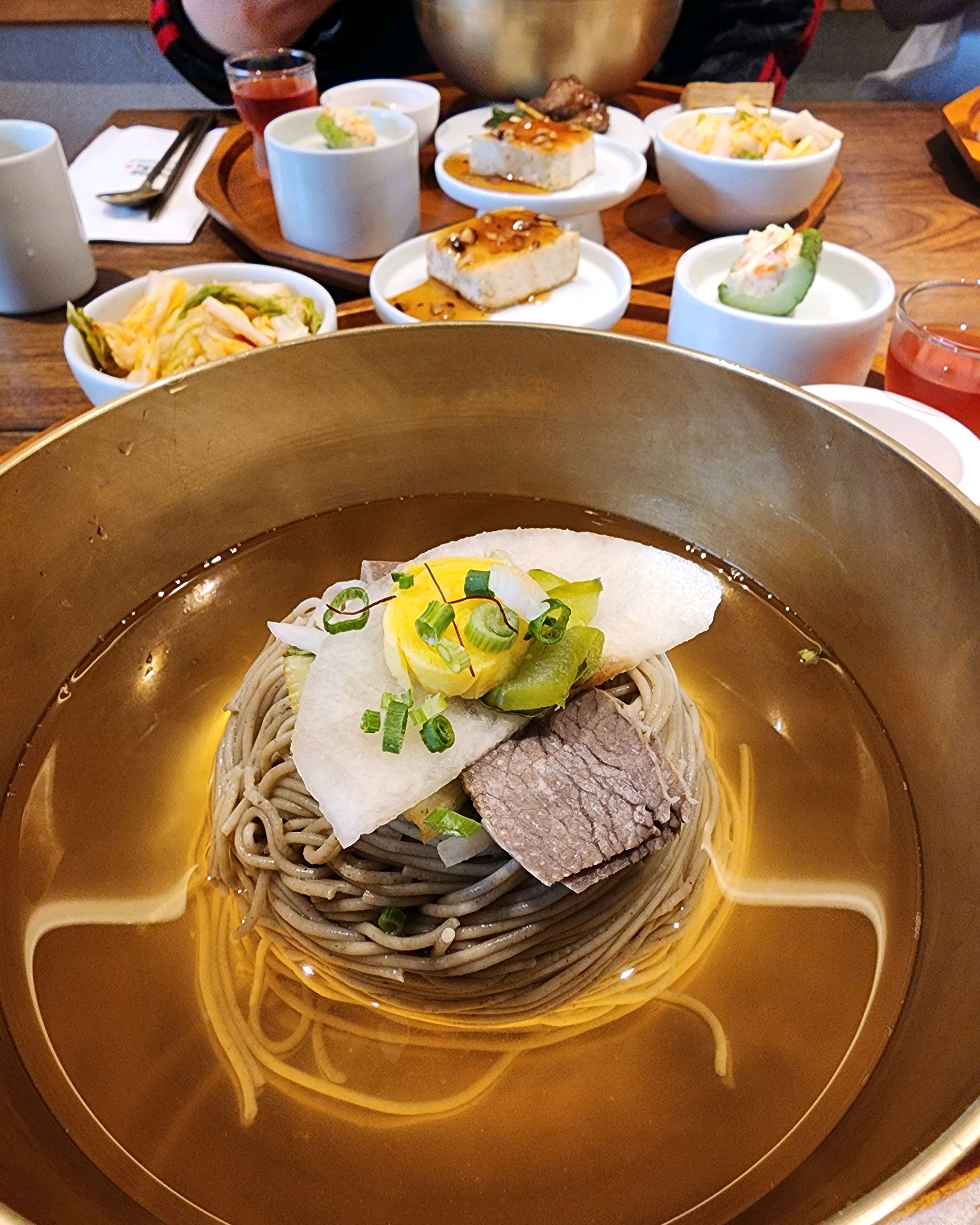 궁금했던 가게인데 이제야 처음 와봤습니다. - 서교동 맛집 서관면옥 홍대점