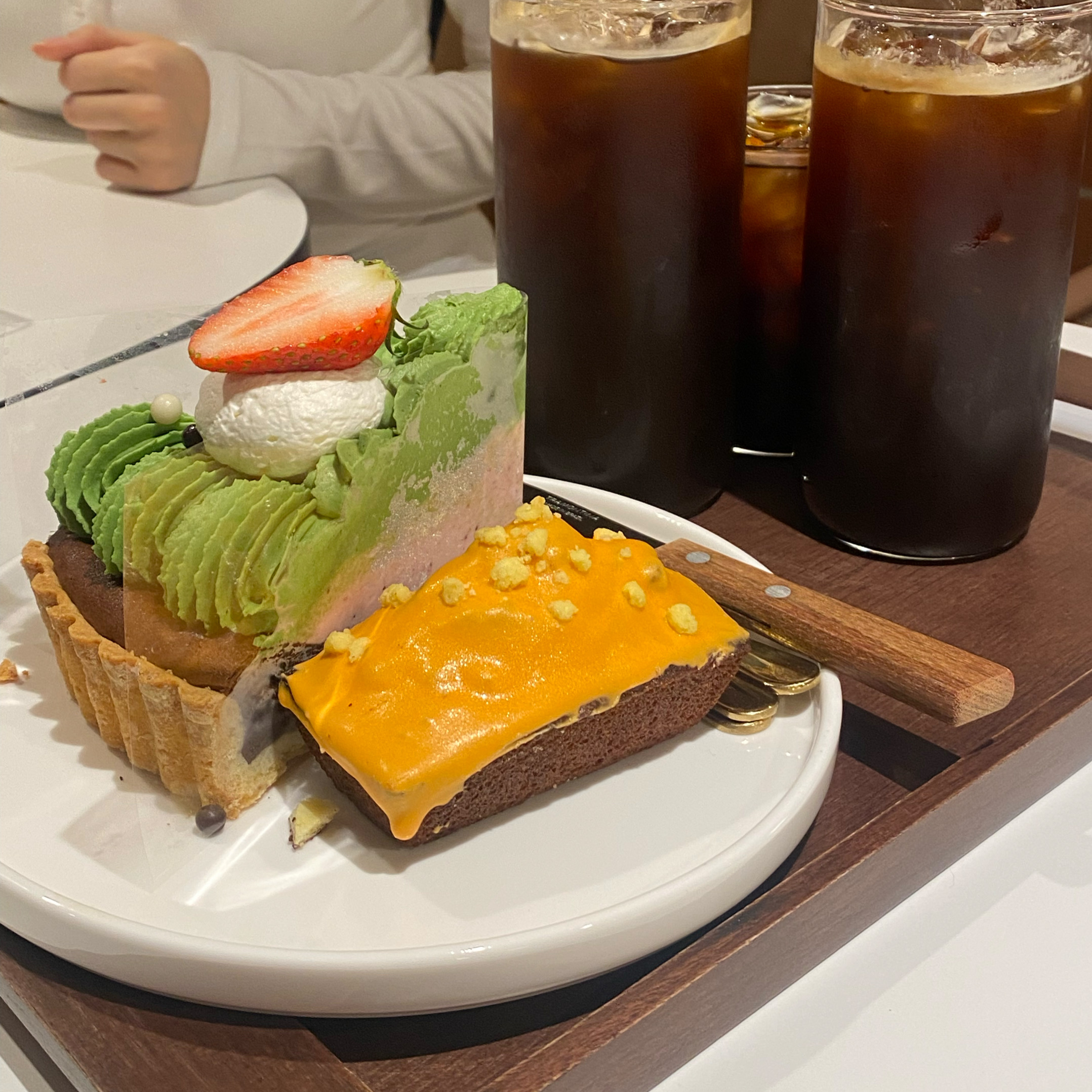 베이커리류가 다양하고 진짜 맛있어용 카페가 넓어서 대화하기도 편하고 친절하셔서 마음에 들었