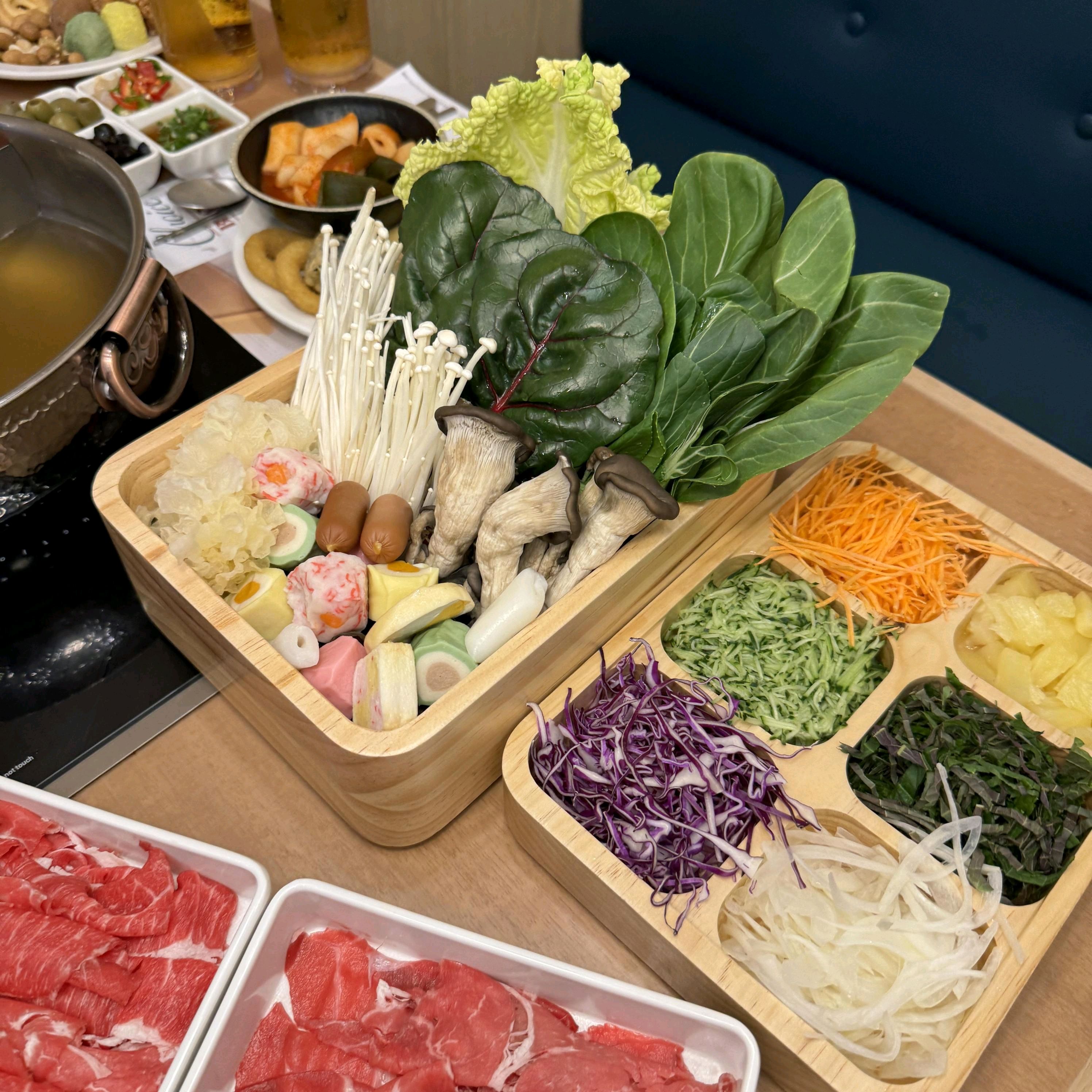 취향에 맞게 육수 선택할 수 있어서 좋았어요. 신선한 재료들로 건강하게 먹은 느낌이라 가볍