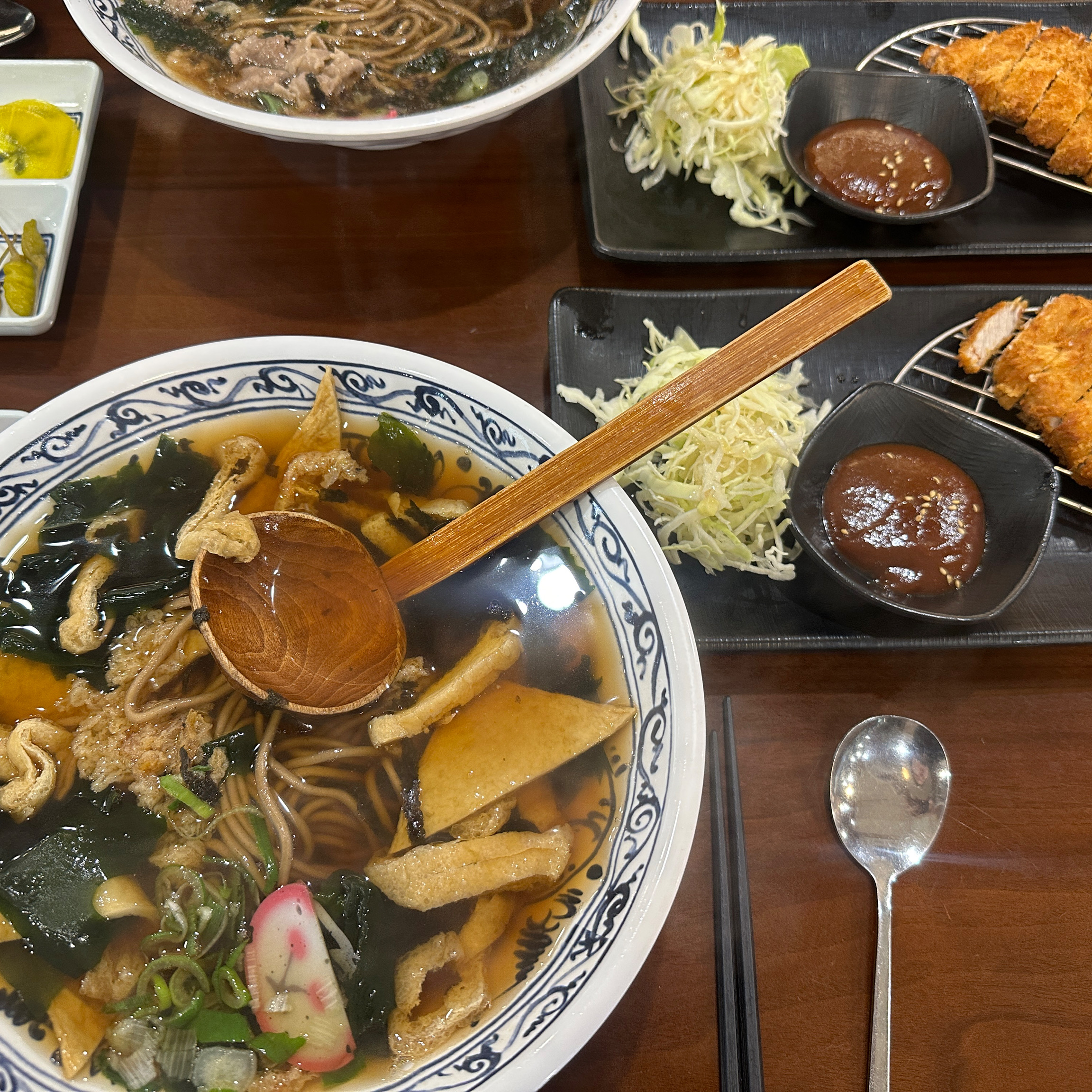 길가다가 우연히 발견한 소바집 근데 너무 맛있네요 처음먹어보는 온소바 너무 내 스타일이네요