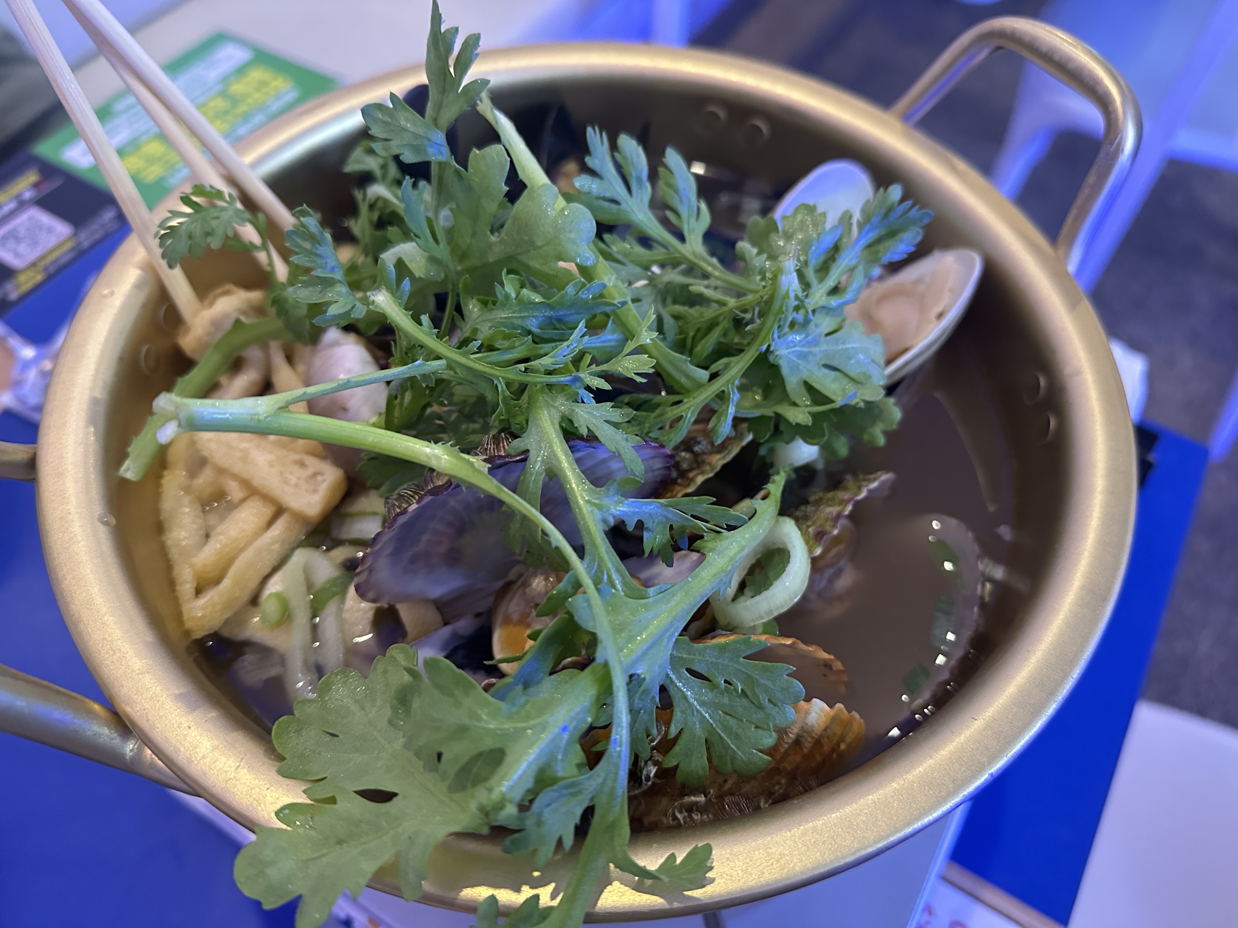 아이들과 방문해서 골탕과 반수육 주문했는데 양도 넉넉하고 맛도 너무 좋습니다 😊 아이들이 