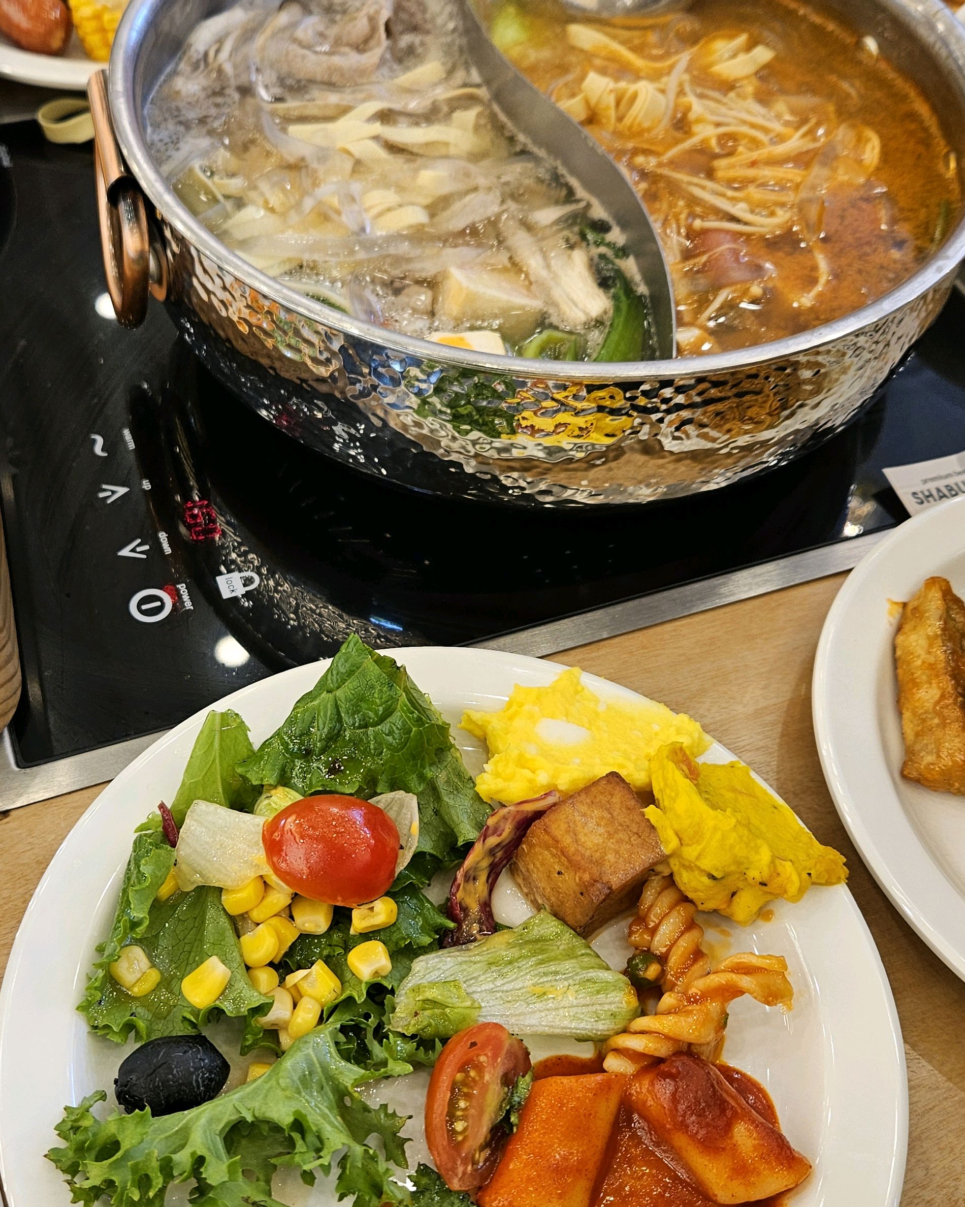 샐러드바 메뉴가 다양한데 - 성포동 맛집 샤브올데이 안산성포점